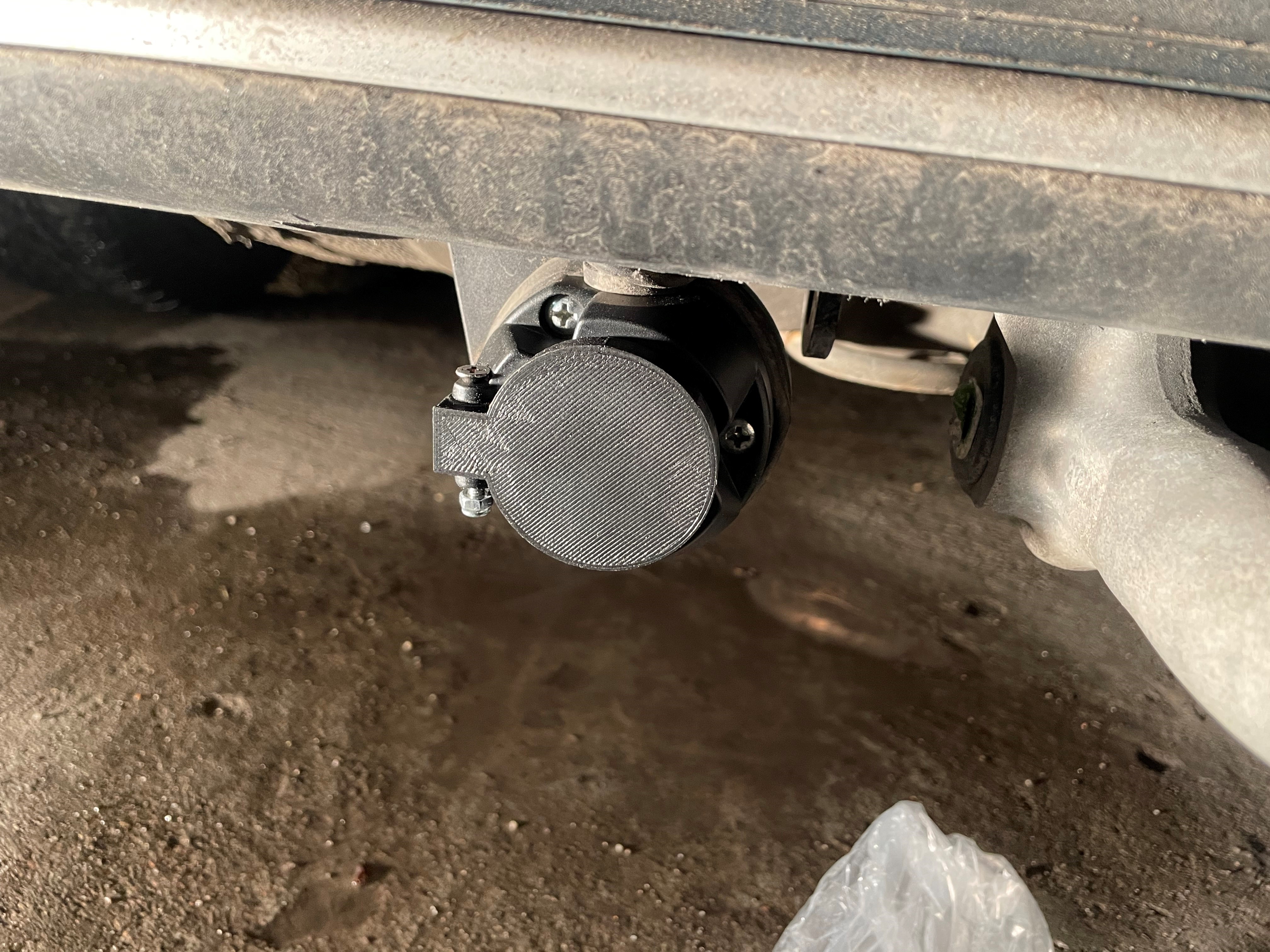 Kia Optima Hybrid - lid for the tow bar