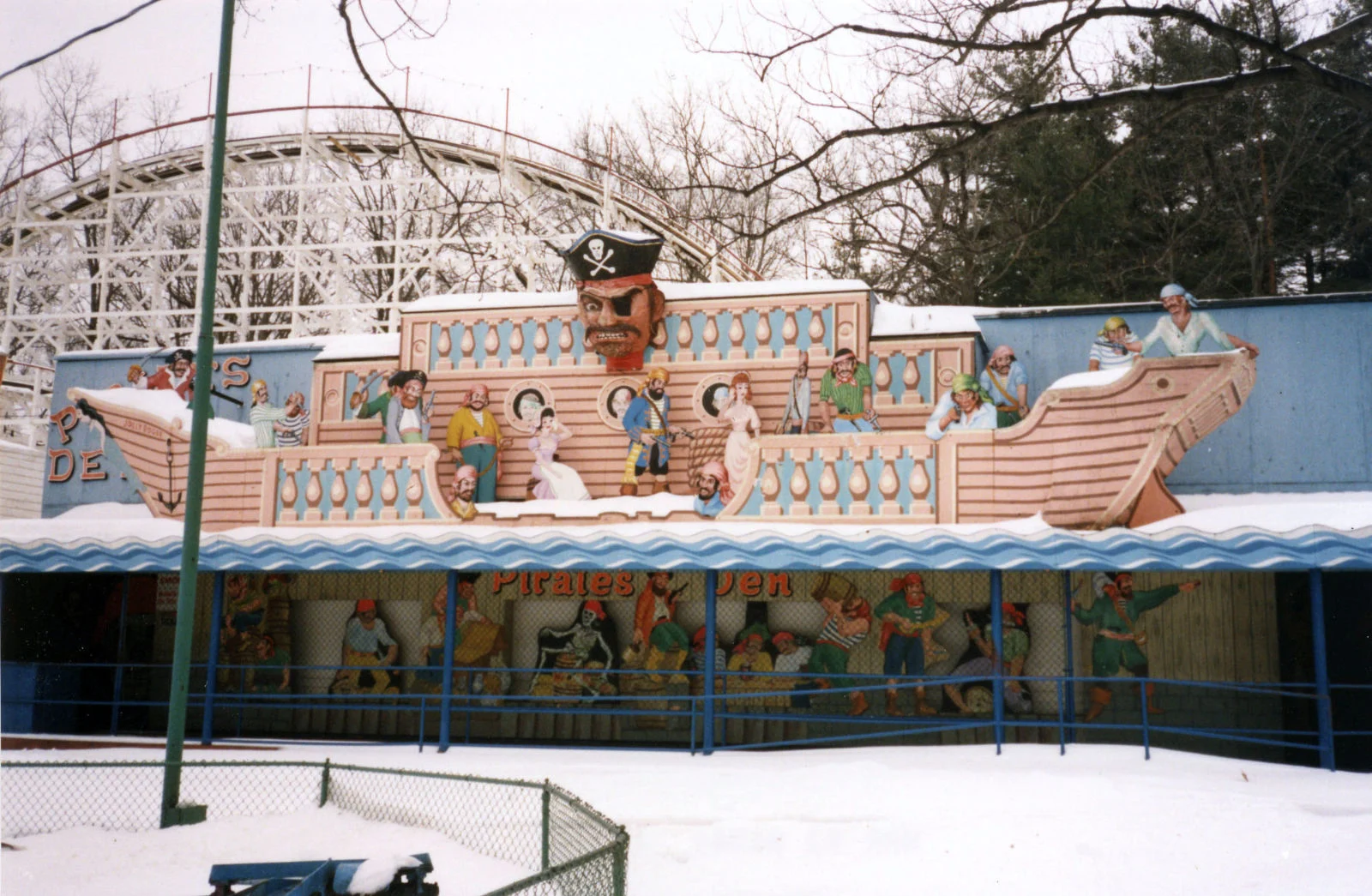 Pirate's Den dark ride