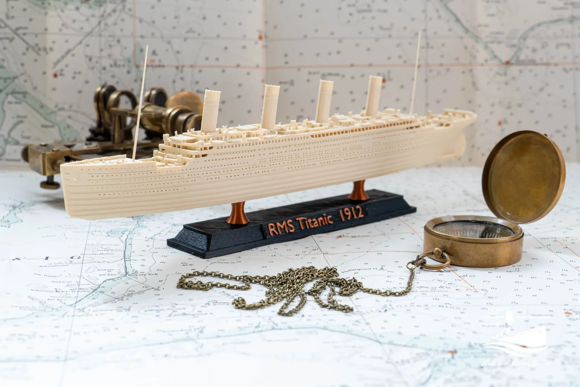RMS TITANIC - scale 1/1000
