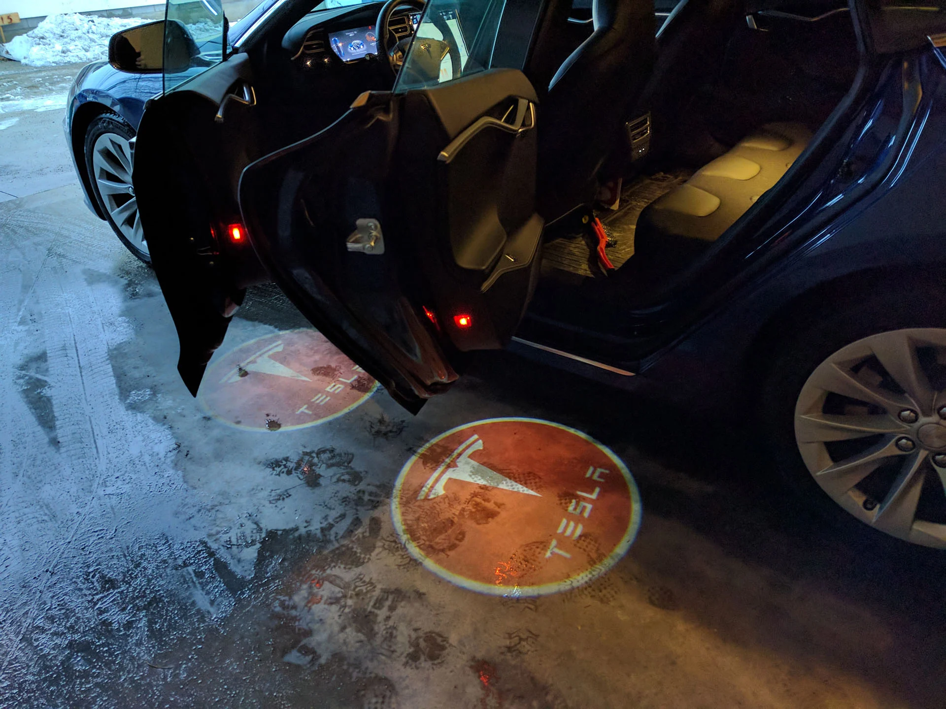 Tesla Puddle Lamp Holder
