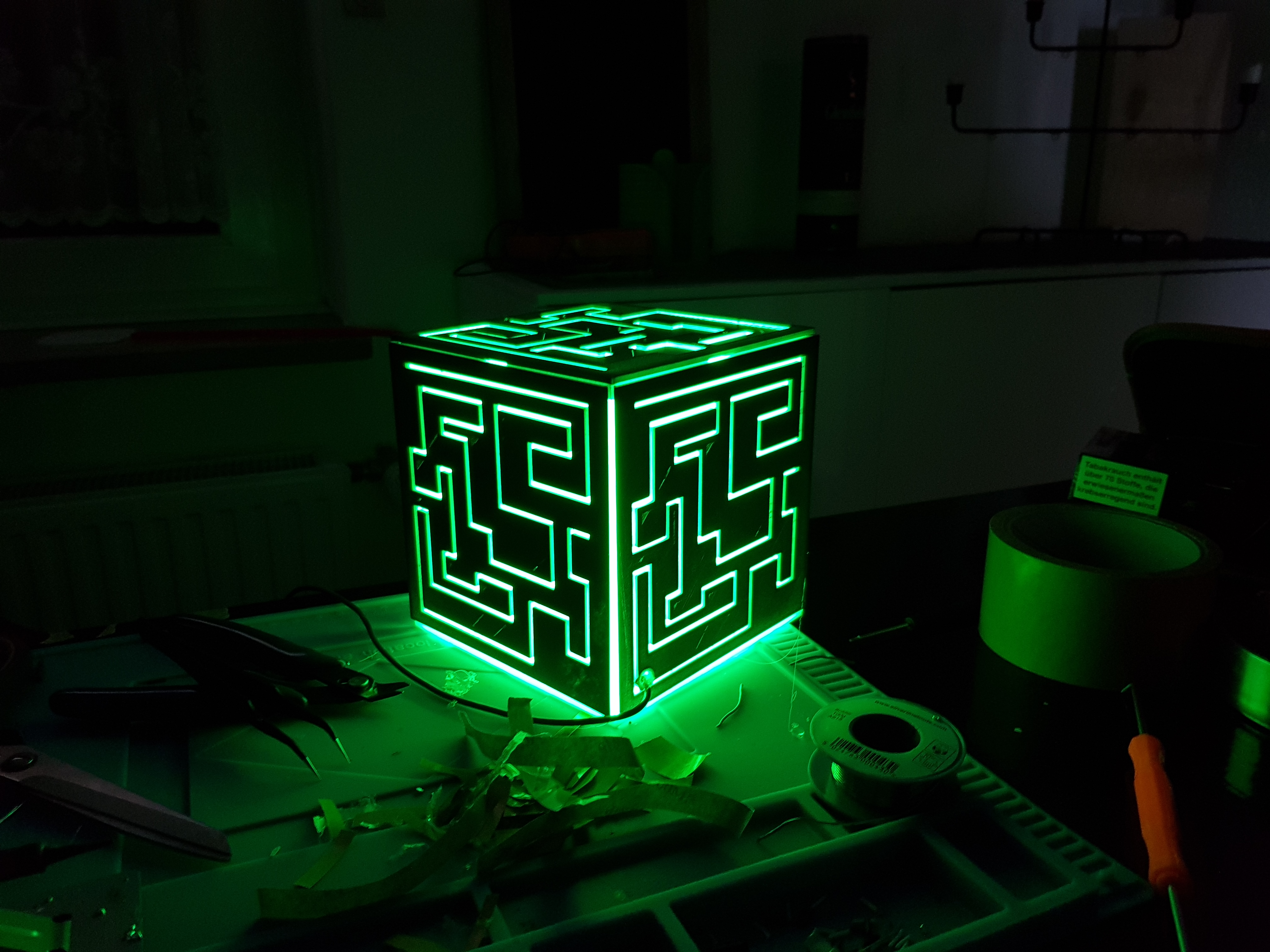 Alien_Cube Remix from a Remix with WS2812b / MQTT