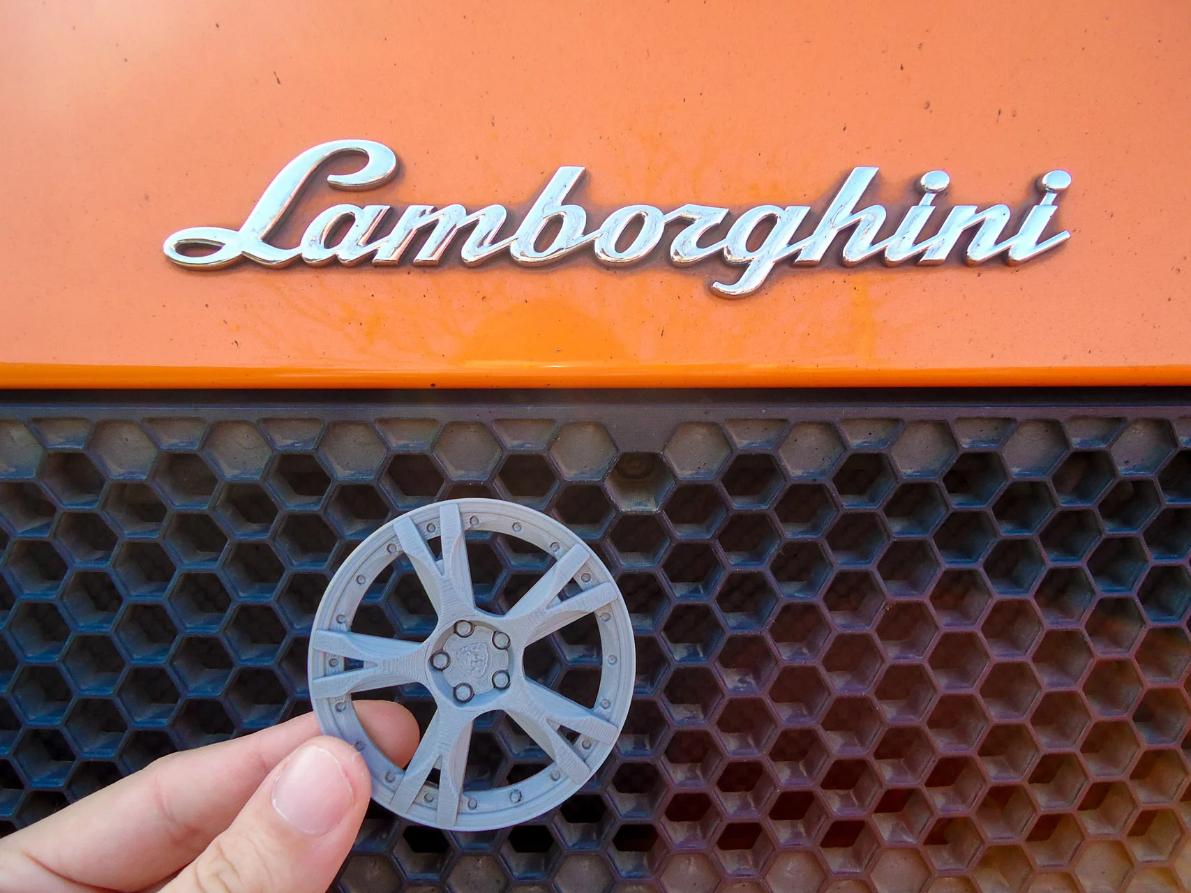 Lamborghini LP560-4 wheel