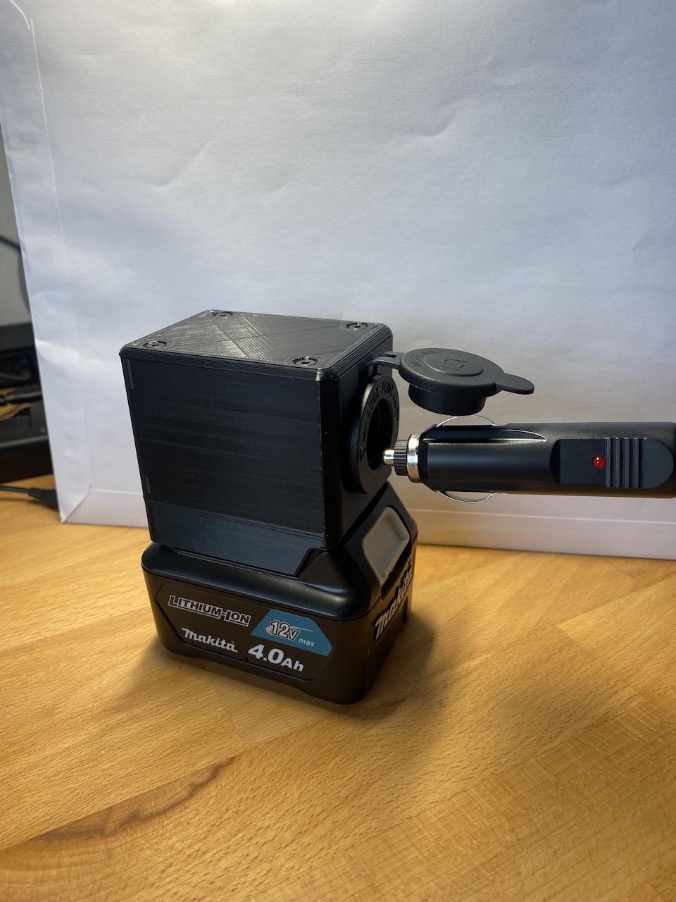 Makita 12V 10,8V Adapter KFZ
