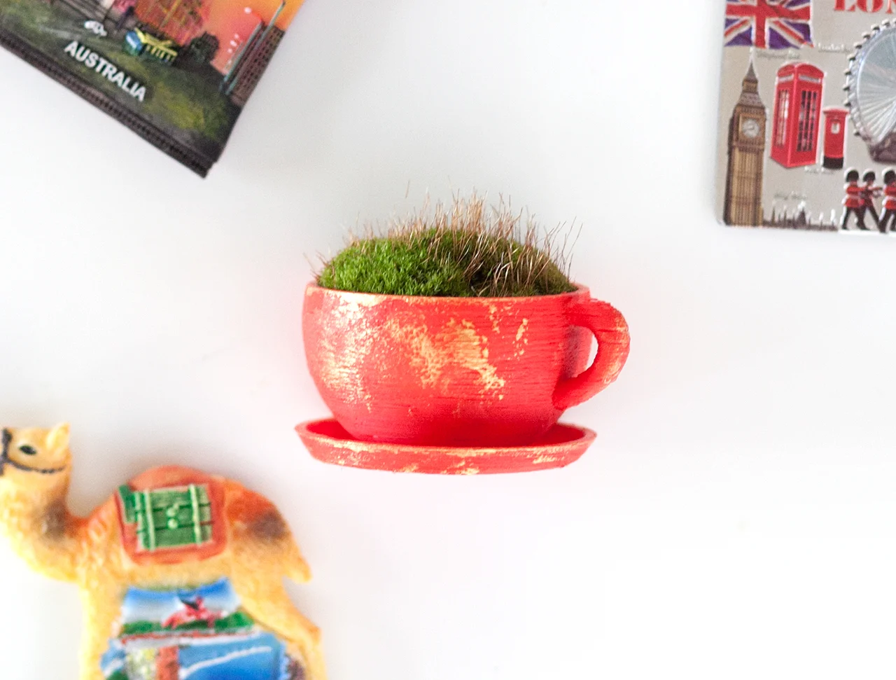 Cup-pot for moss fridge magnet