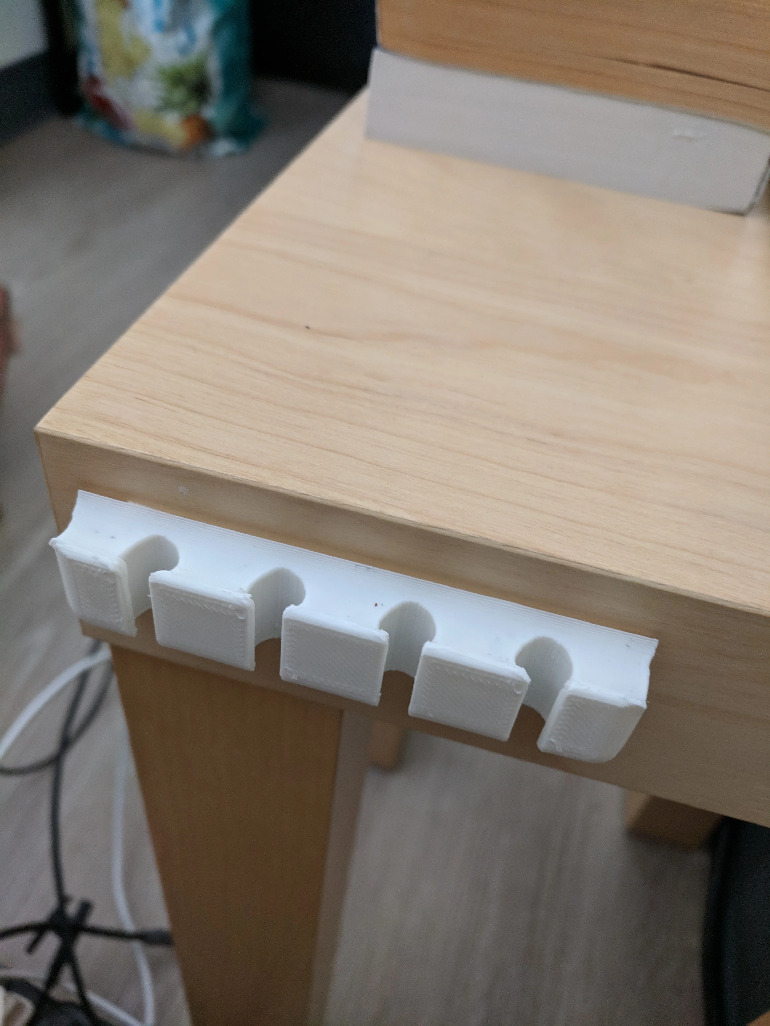 USB Cable Holder (Shorter)