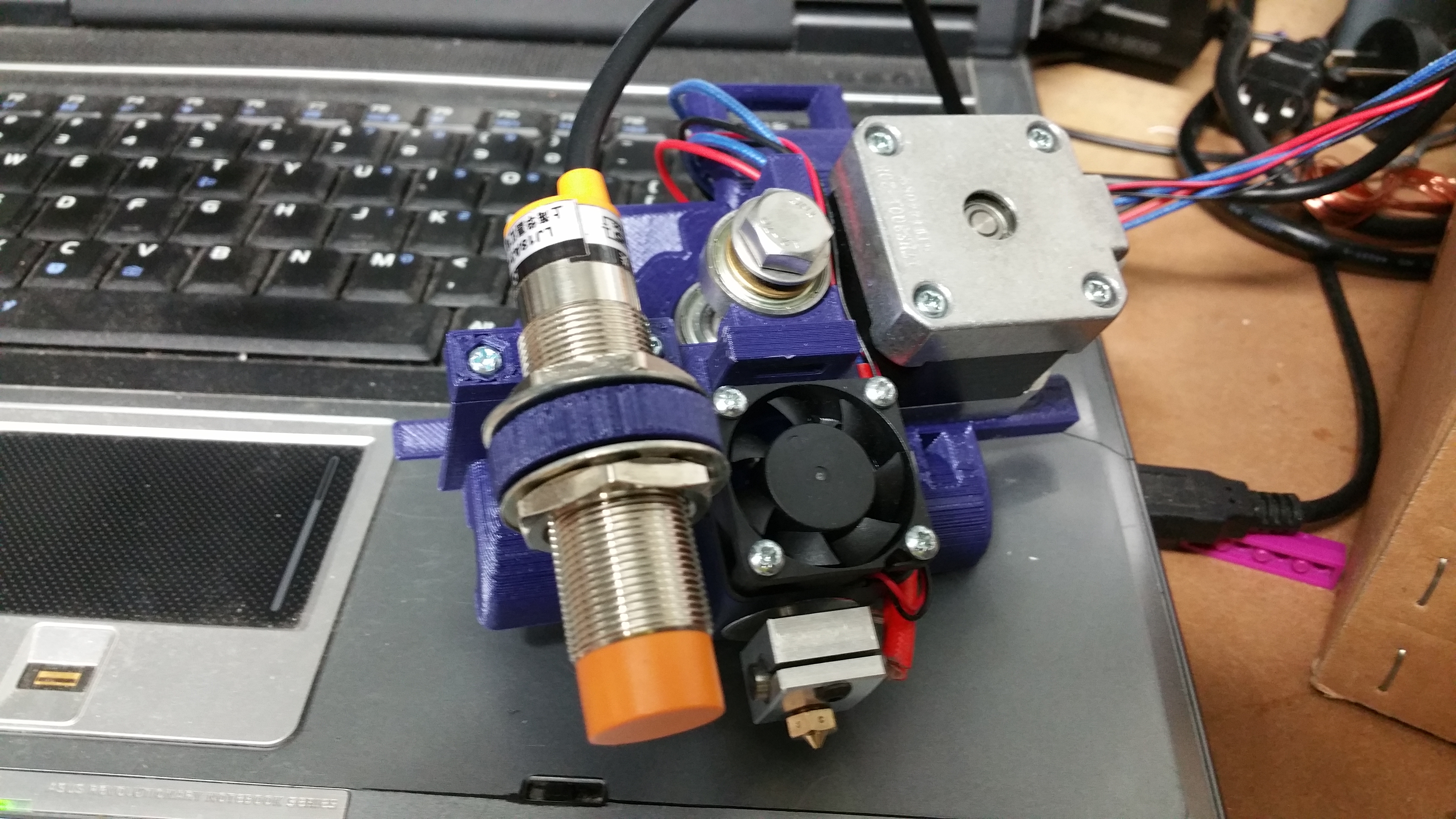 Adapto X Carriage LM10UU E3D-V6 Universal (tool-less mount) (Updated 2015-08-20)