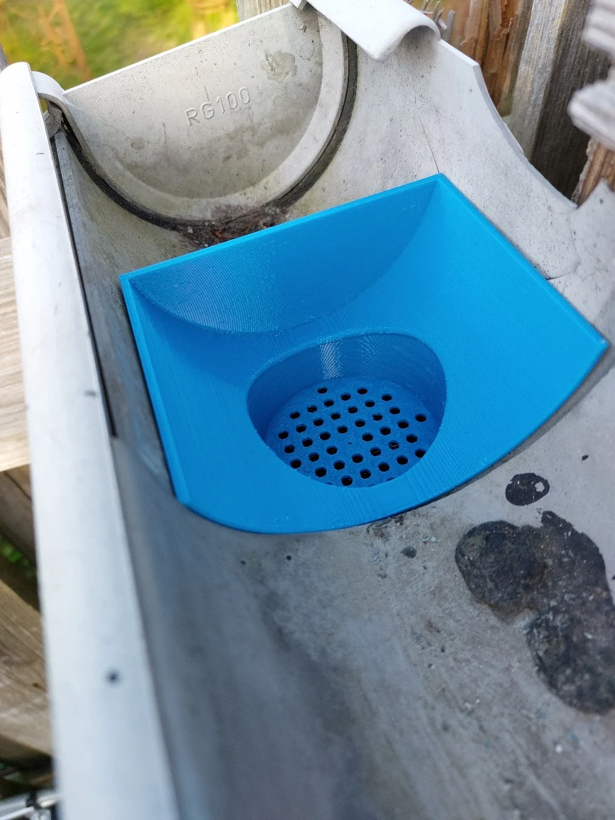 Rain gutter downpipe filter / Rg100 / 100mm