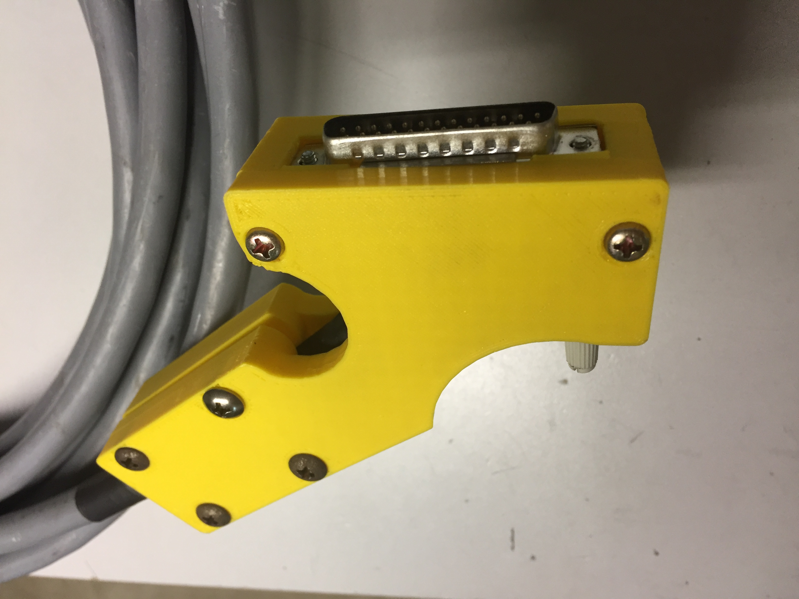 25 pin Dsub connector protection-anti cable twist