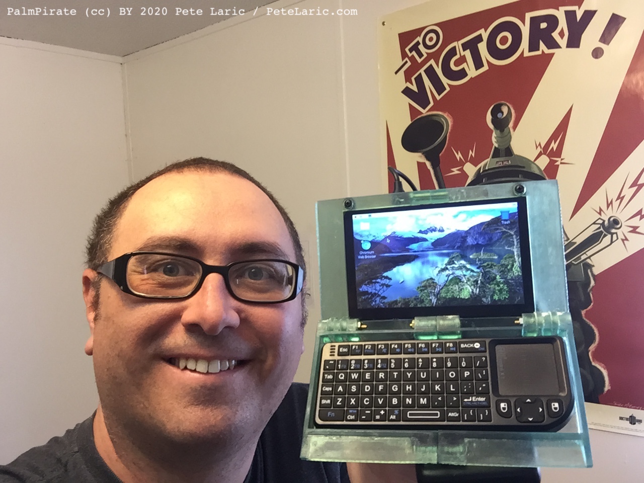 PalmPirate palmtop computer (UMPC)