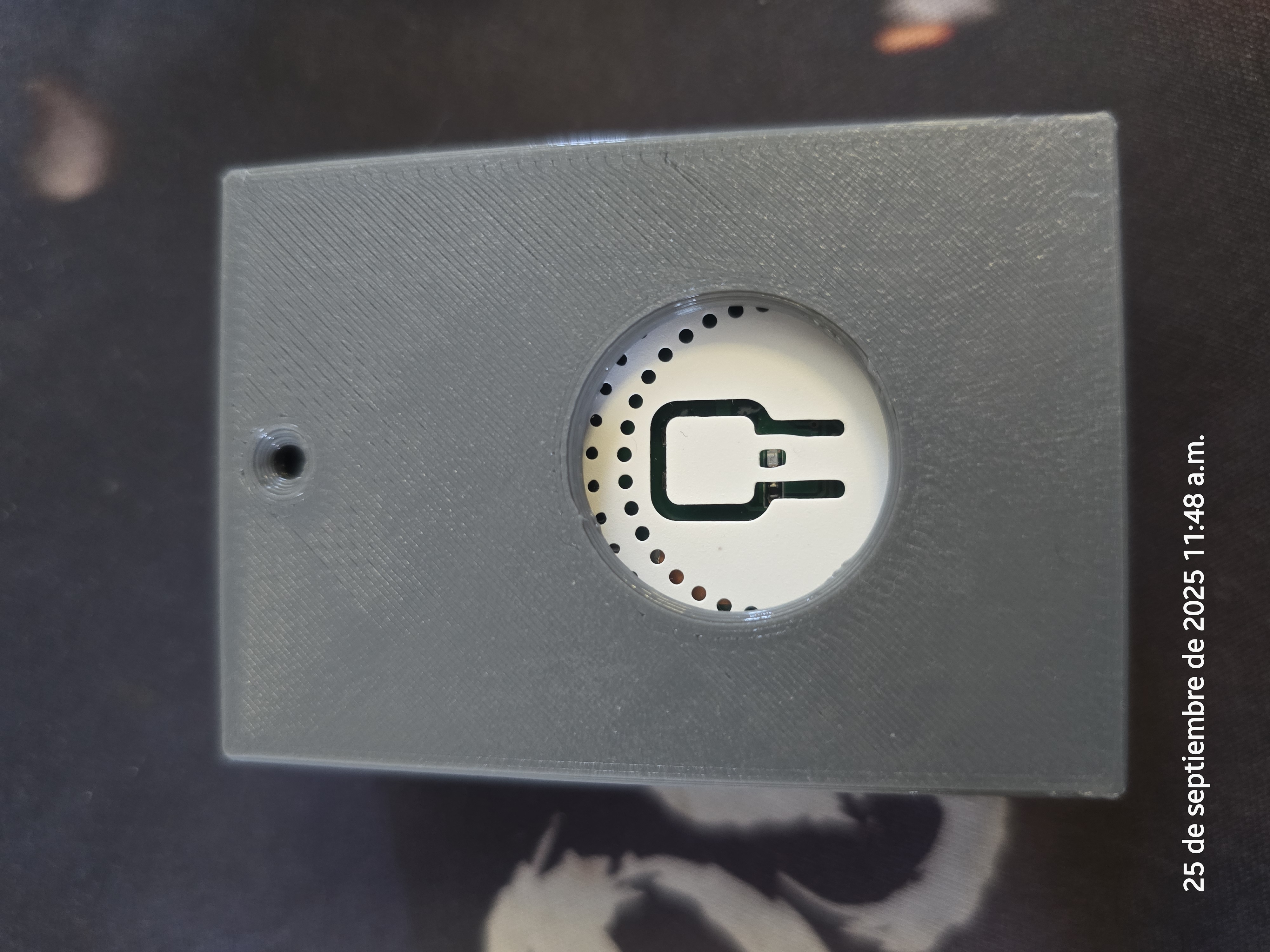 Lid remake for reversed terminal block TUYA-like smartswitch