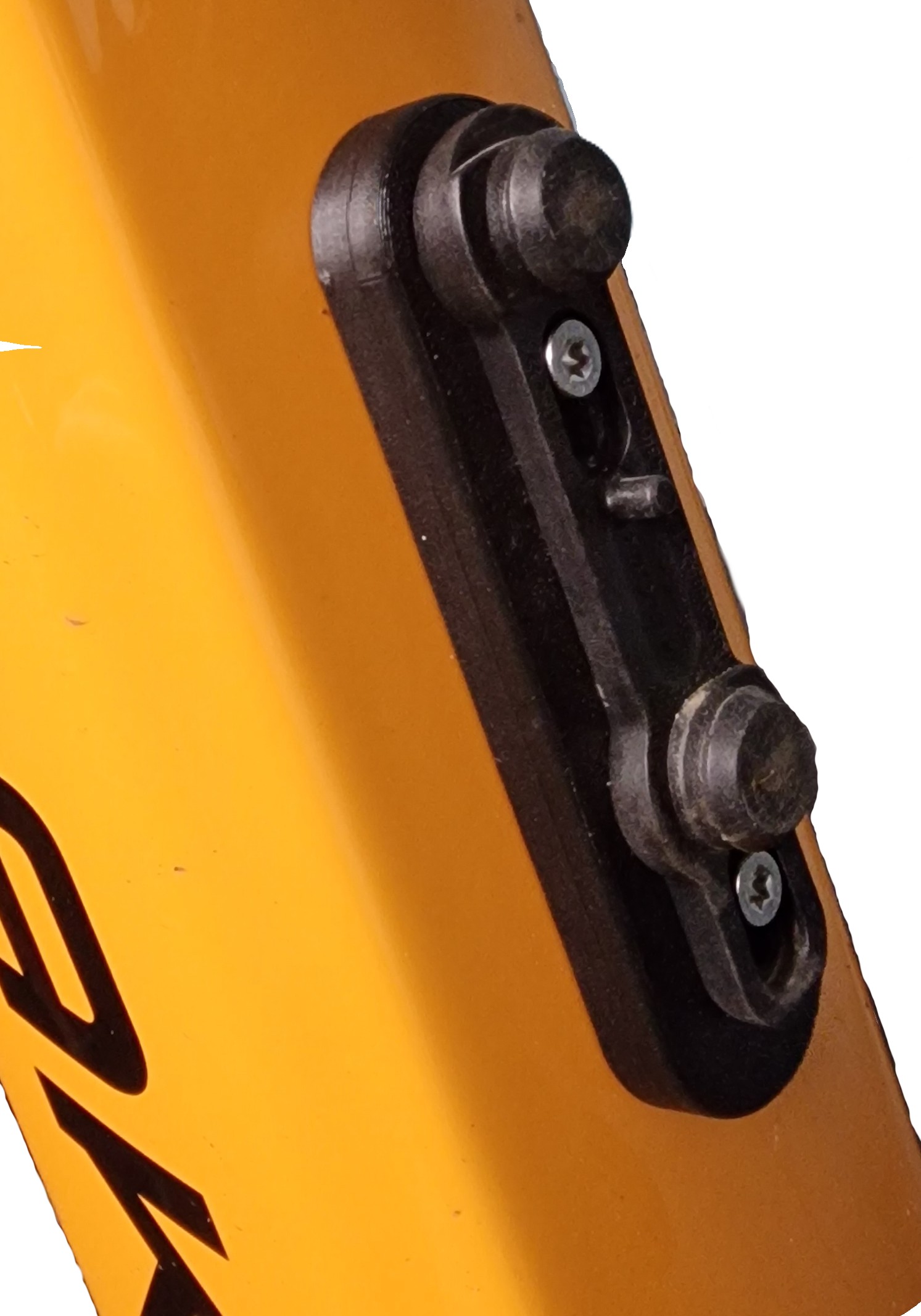 Galaxy SmartTag2 bottlecage mount for Mondraker bikes.