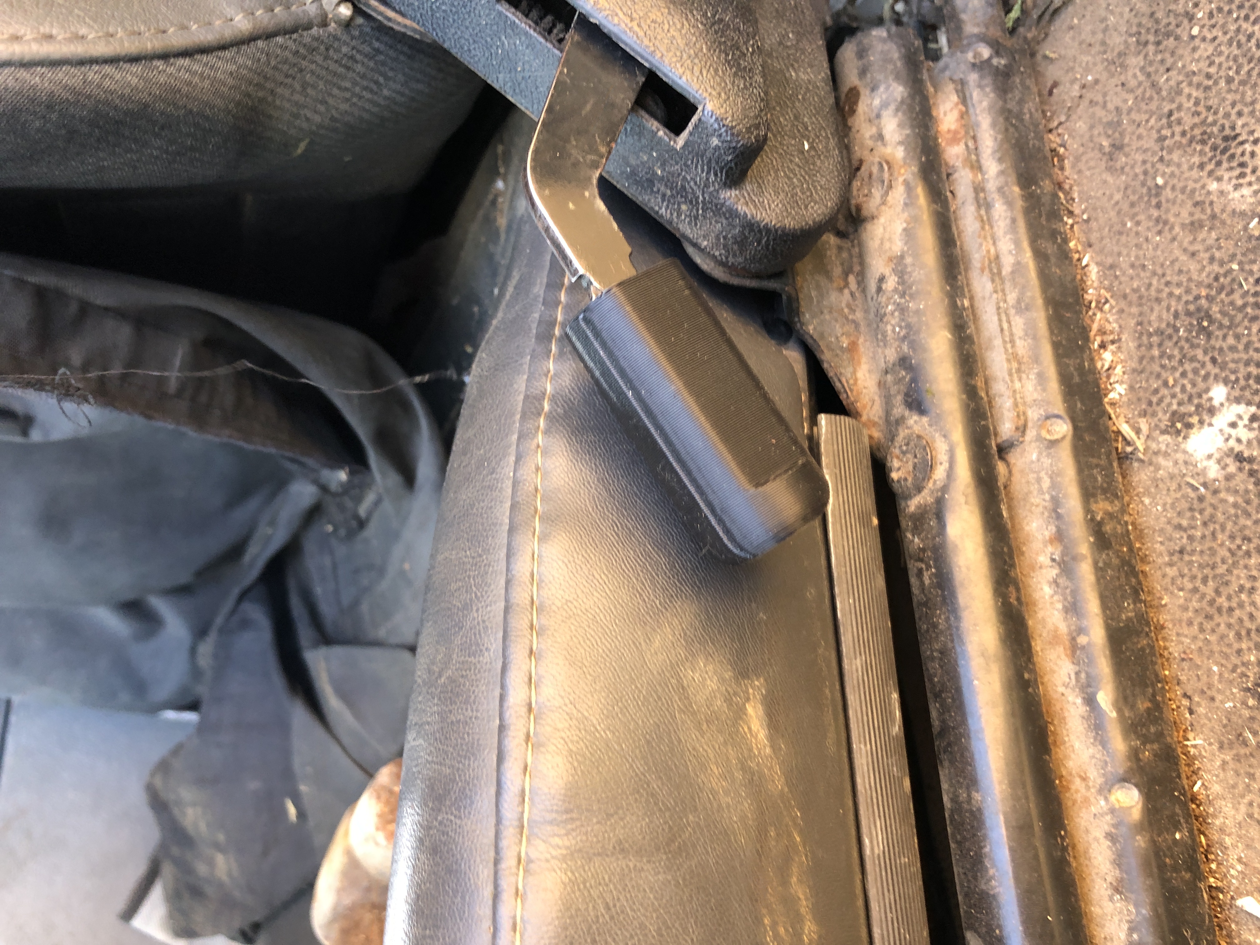 landrover defender seat lever