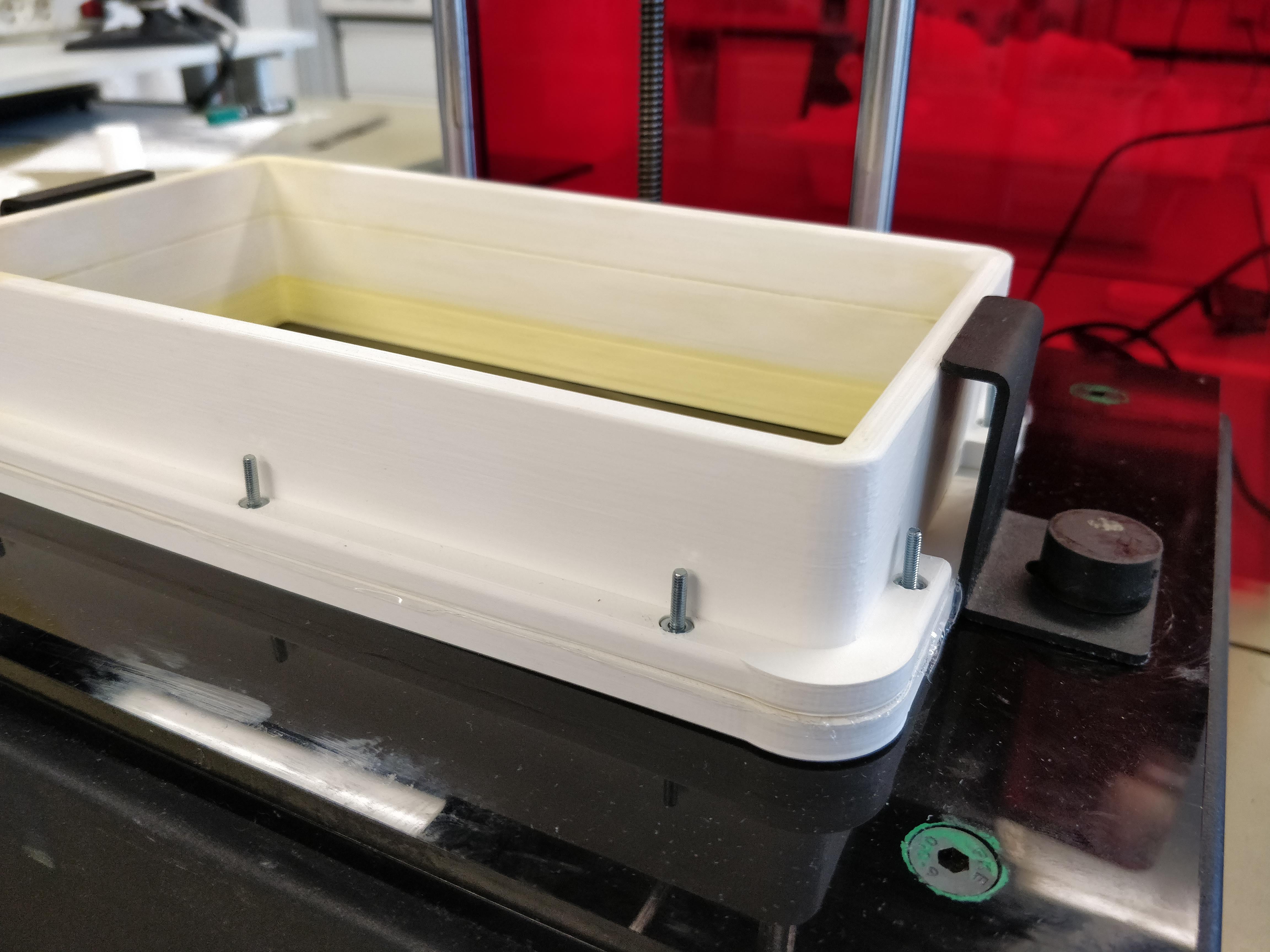 VAT Liquid Cristal LC10 3D resin printer