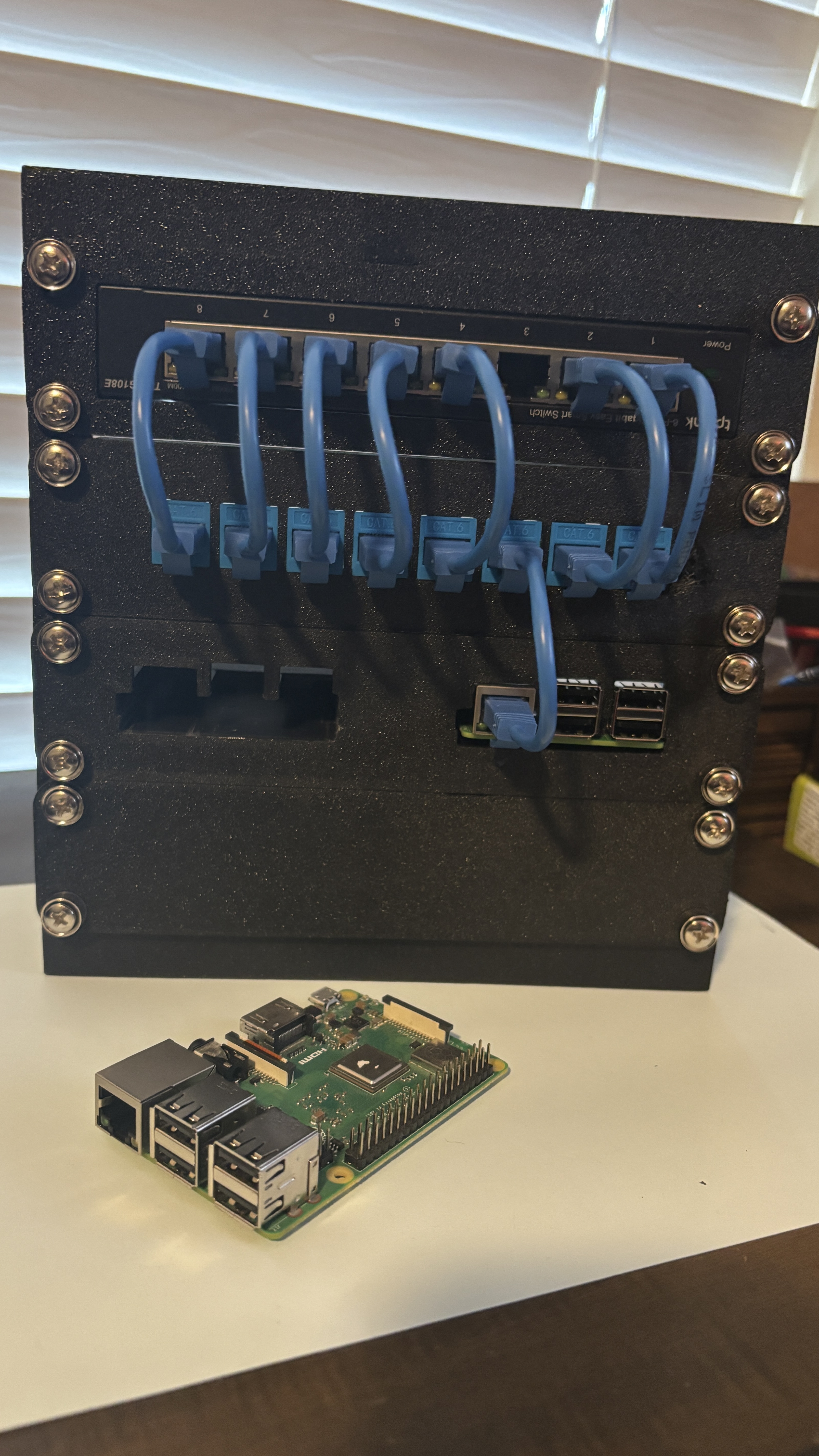 Mini Server Rack for TL-SG108 and Raspberry Pi Remix