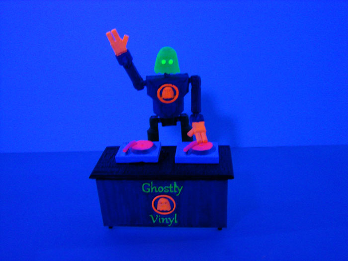 #GhostlyVinyl Robot DJ