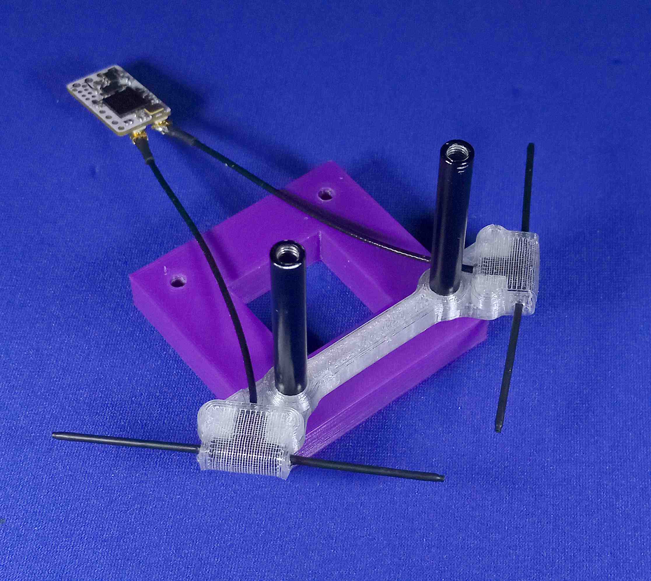 Tracer Dual Horizontal Antenna Mount