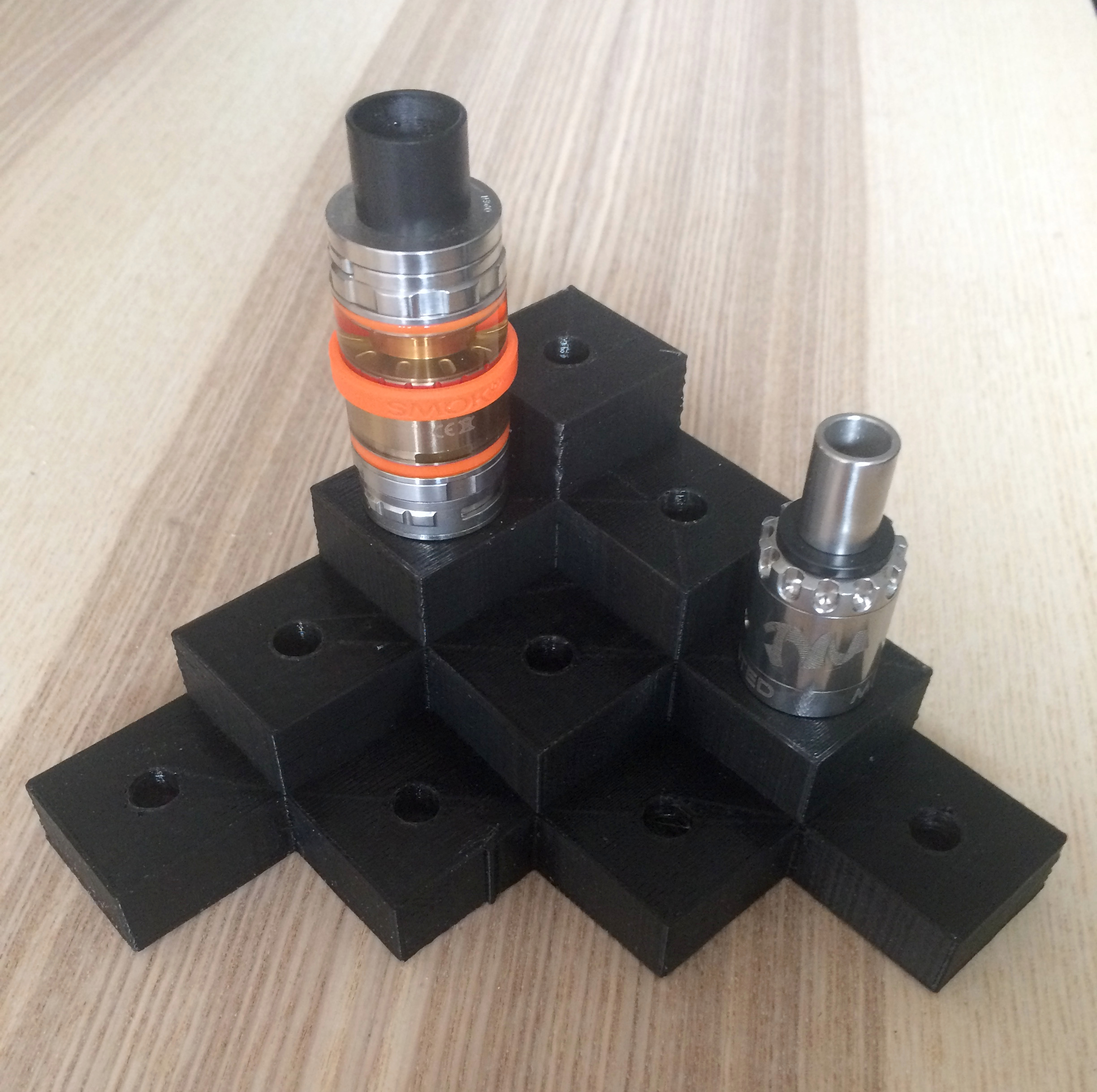 Q*bert-inspired Vape Tank Stand