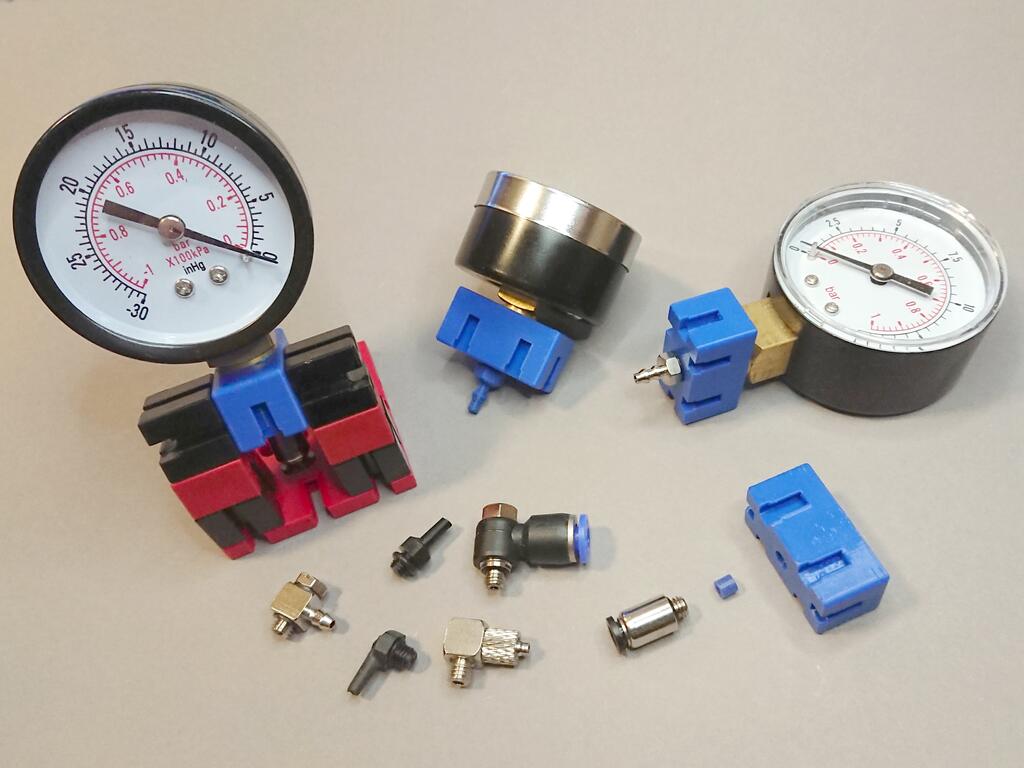 Air pressure gauge adapters for fischertechnik