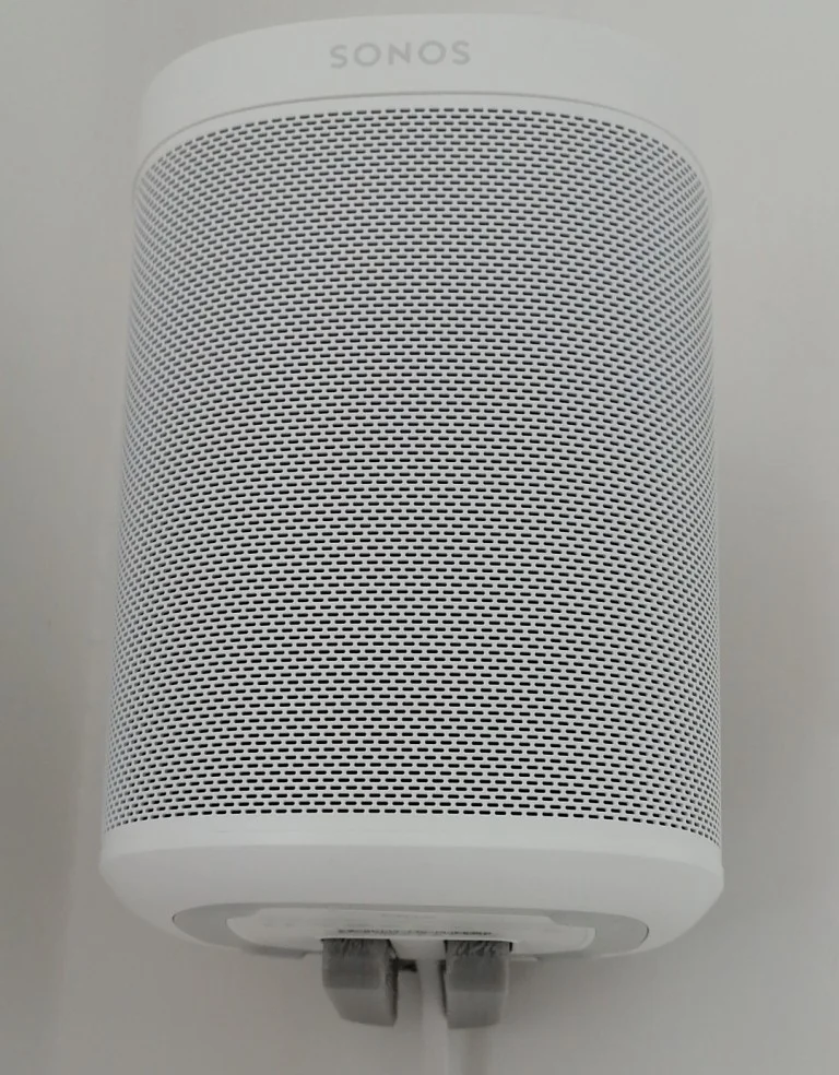 SONOS One and One SL wall mount