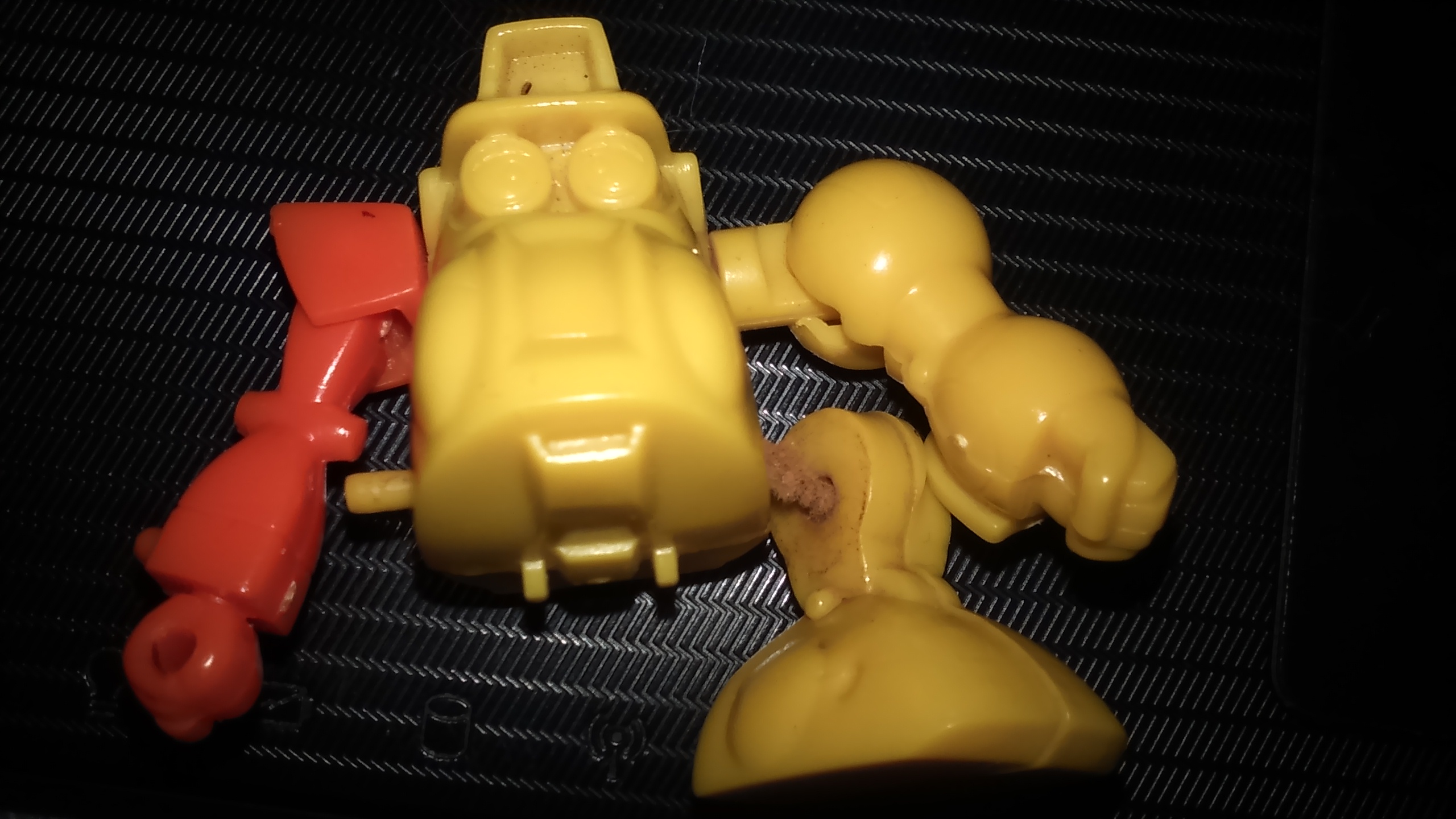 [WIP/Request] This 1980s gatchapon robot...?