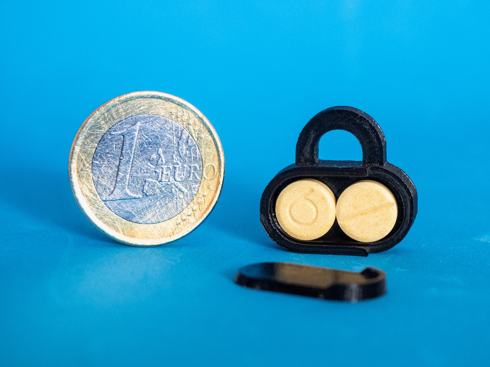 Emergency Mini PillBox keychain