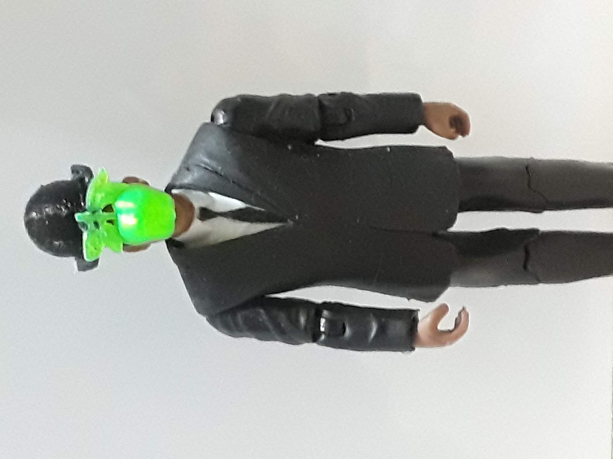Bowler Hat and Apple (1:18 scale)