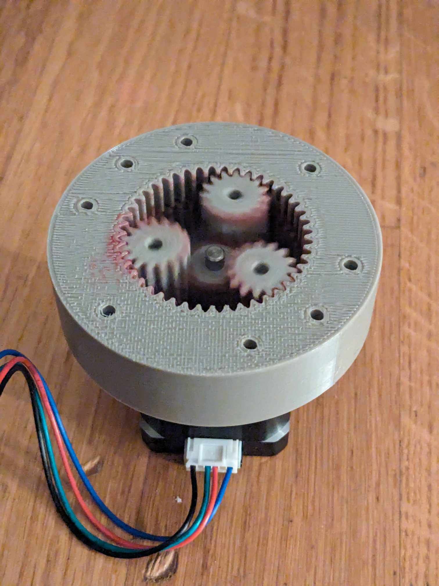 Split gear epicyclic reductor 1:176