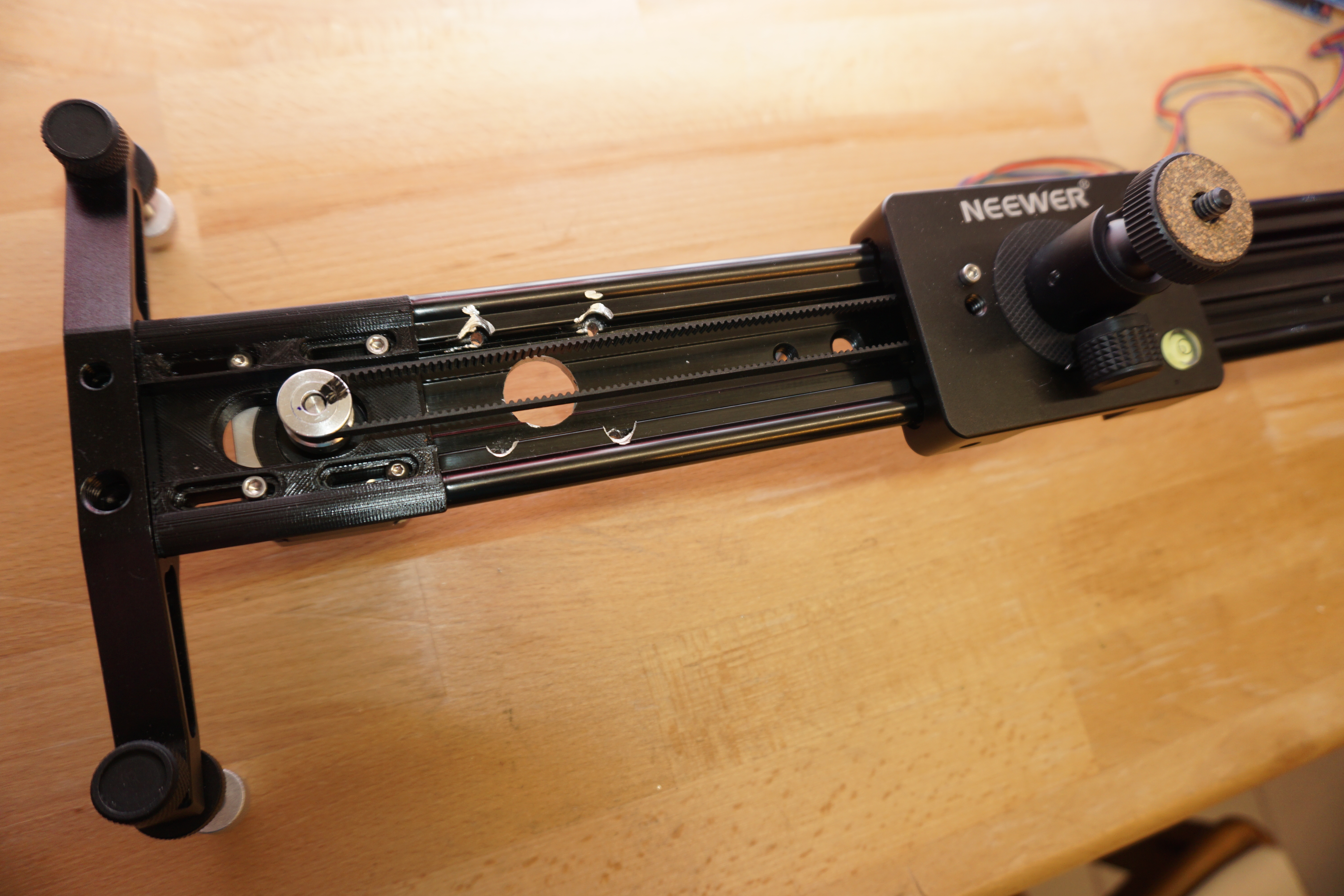 Arduino controlled motorized NEEWER camera timelapse slider