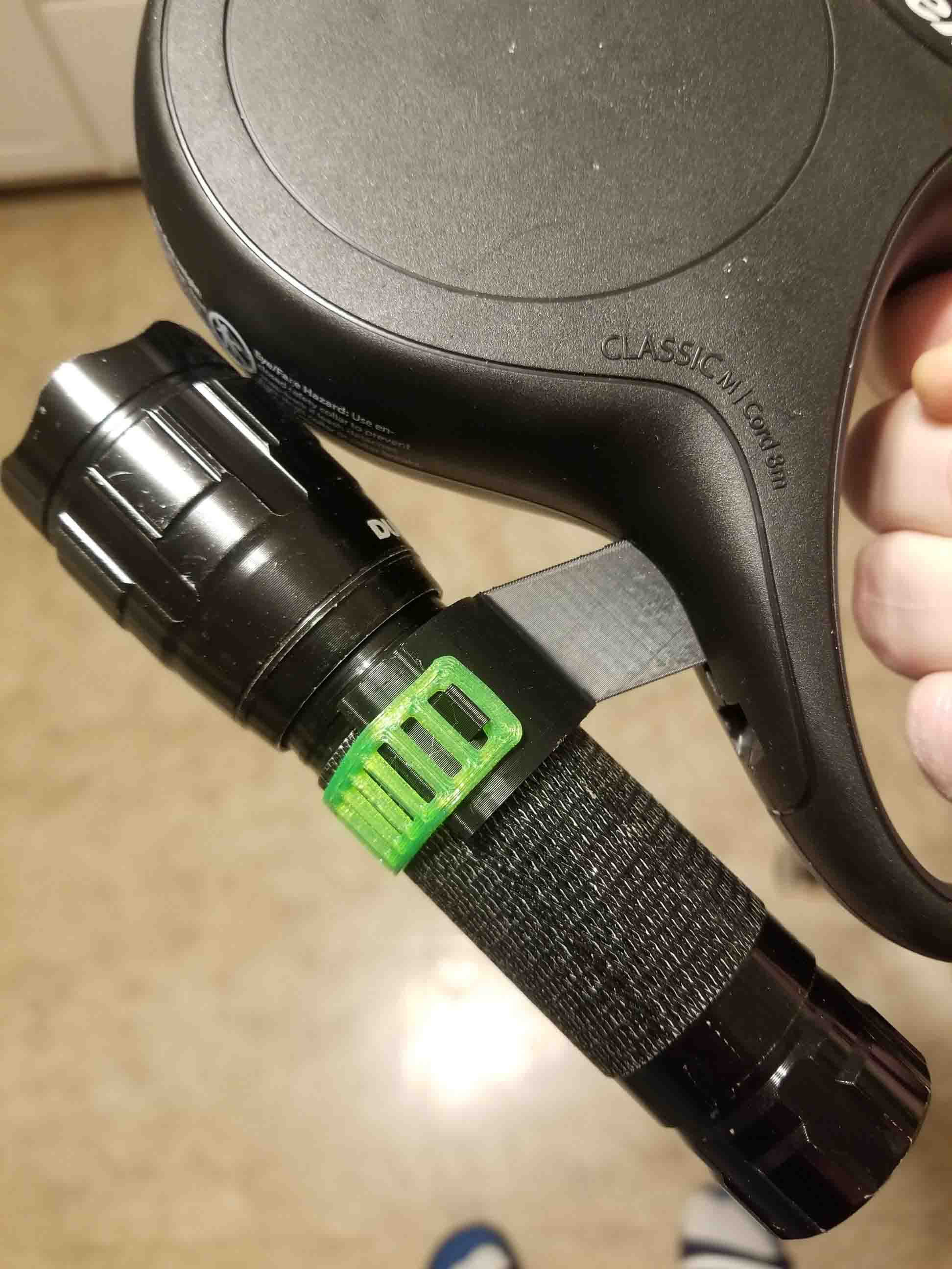 Flexi Dogleash Flashlight Holder + Strap