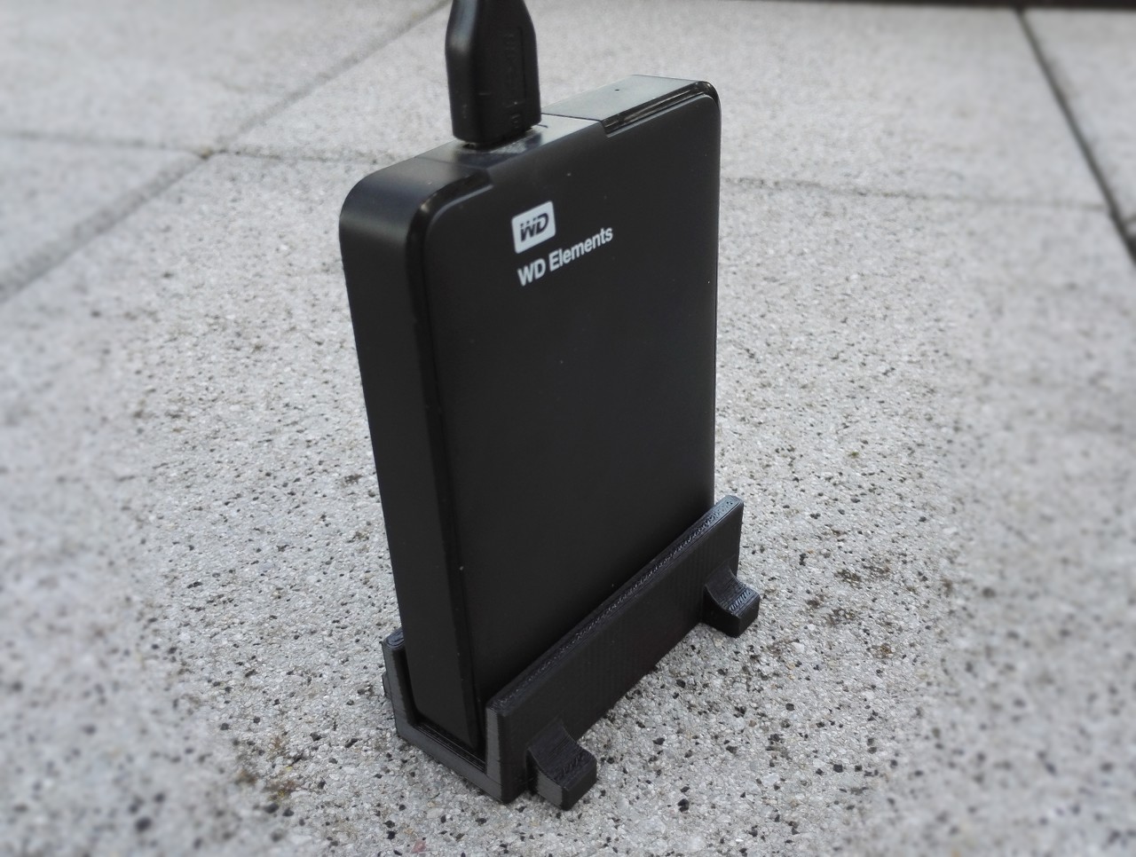 WD Elements vertical hard drive stand