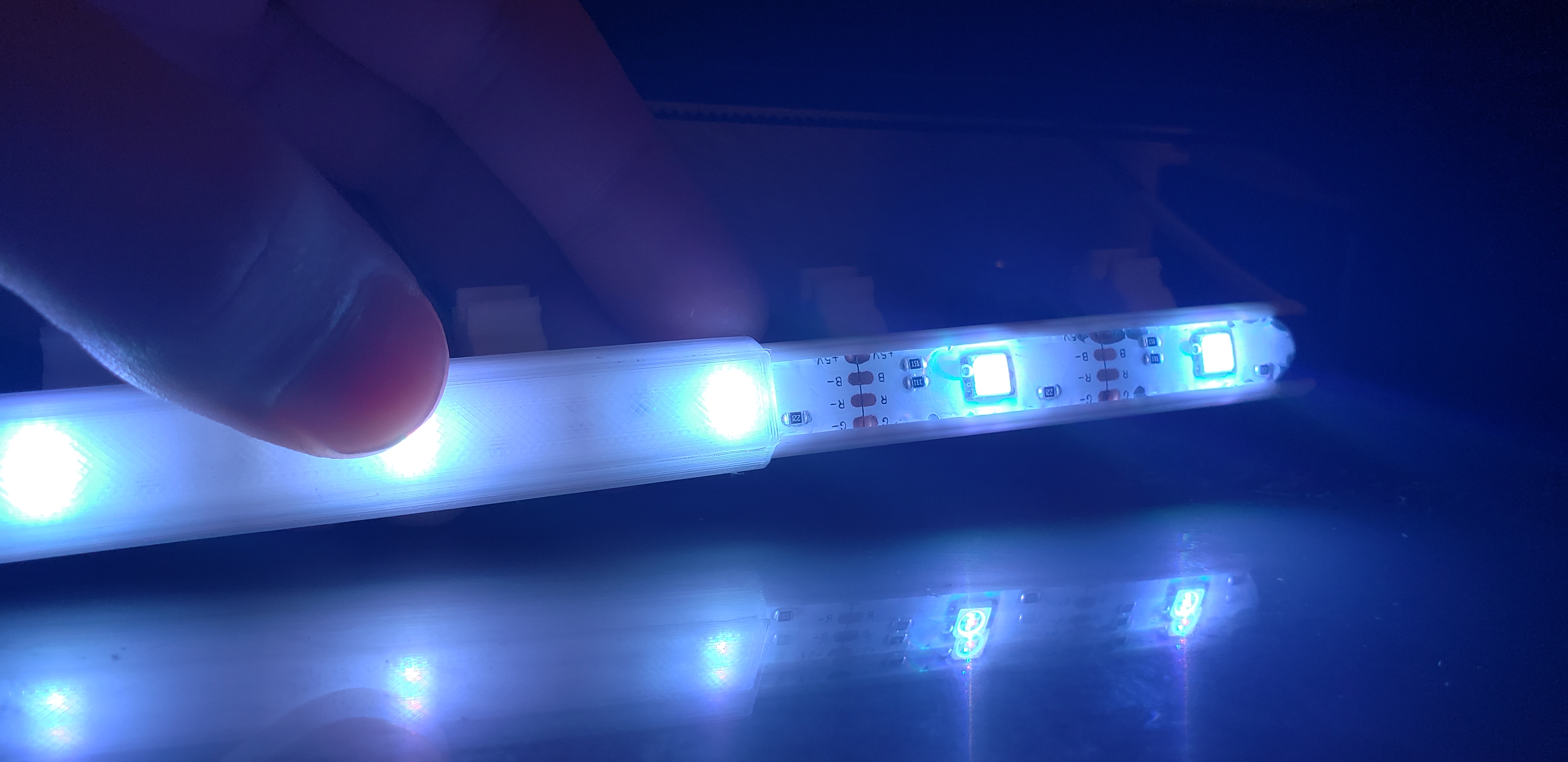 Clip-on LED Bar & Diffuser