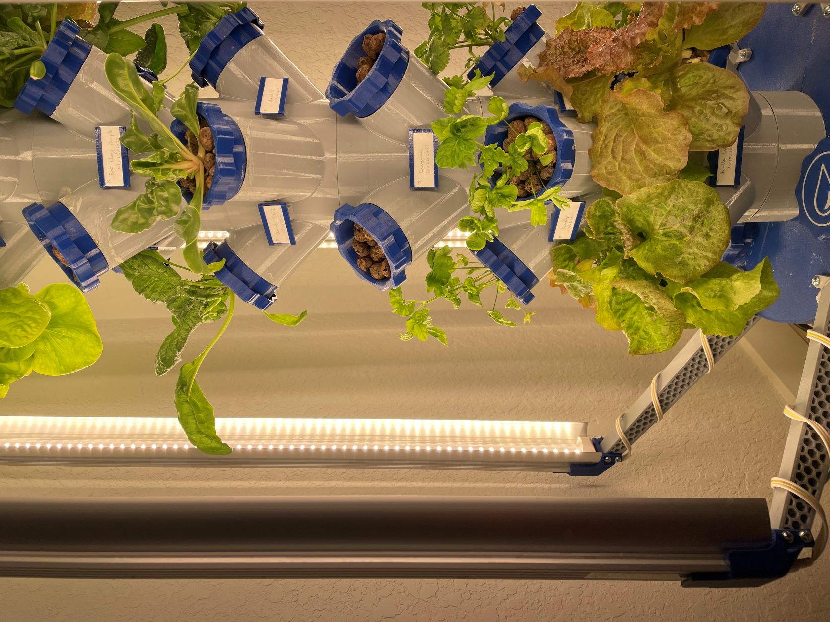 Modular Hydroponics Tower w/ Grow Lights