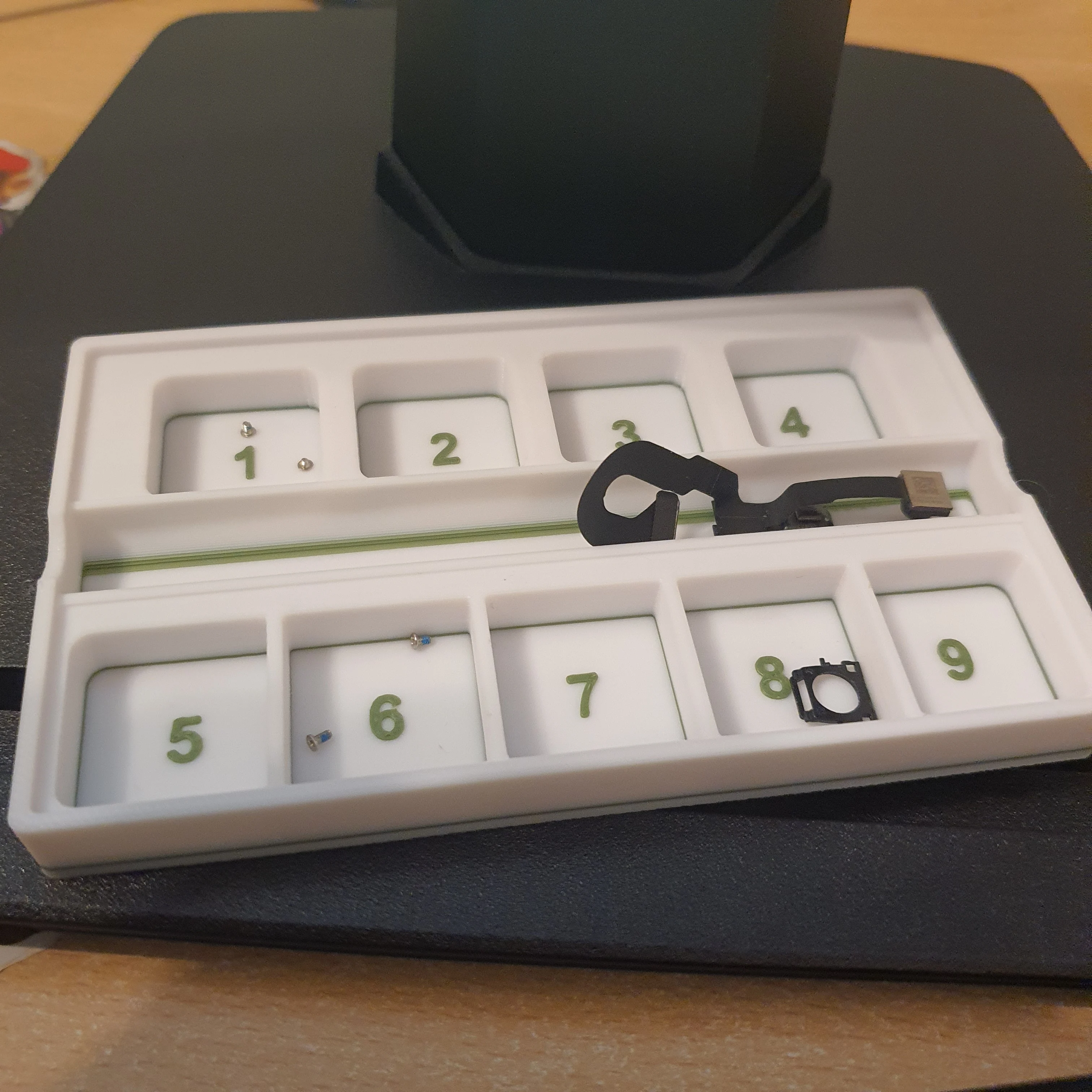 Phone Screw Organizer Tray - Schraubenschale