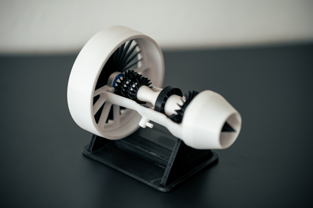 Jet Engine - working compressed air turbofan