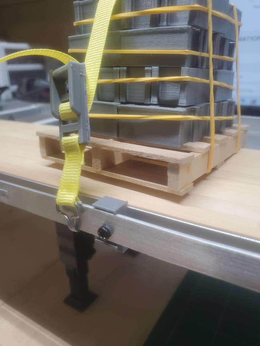 1/14 Scale Flat Bed Trailer Ratchet Strap Block Mount