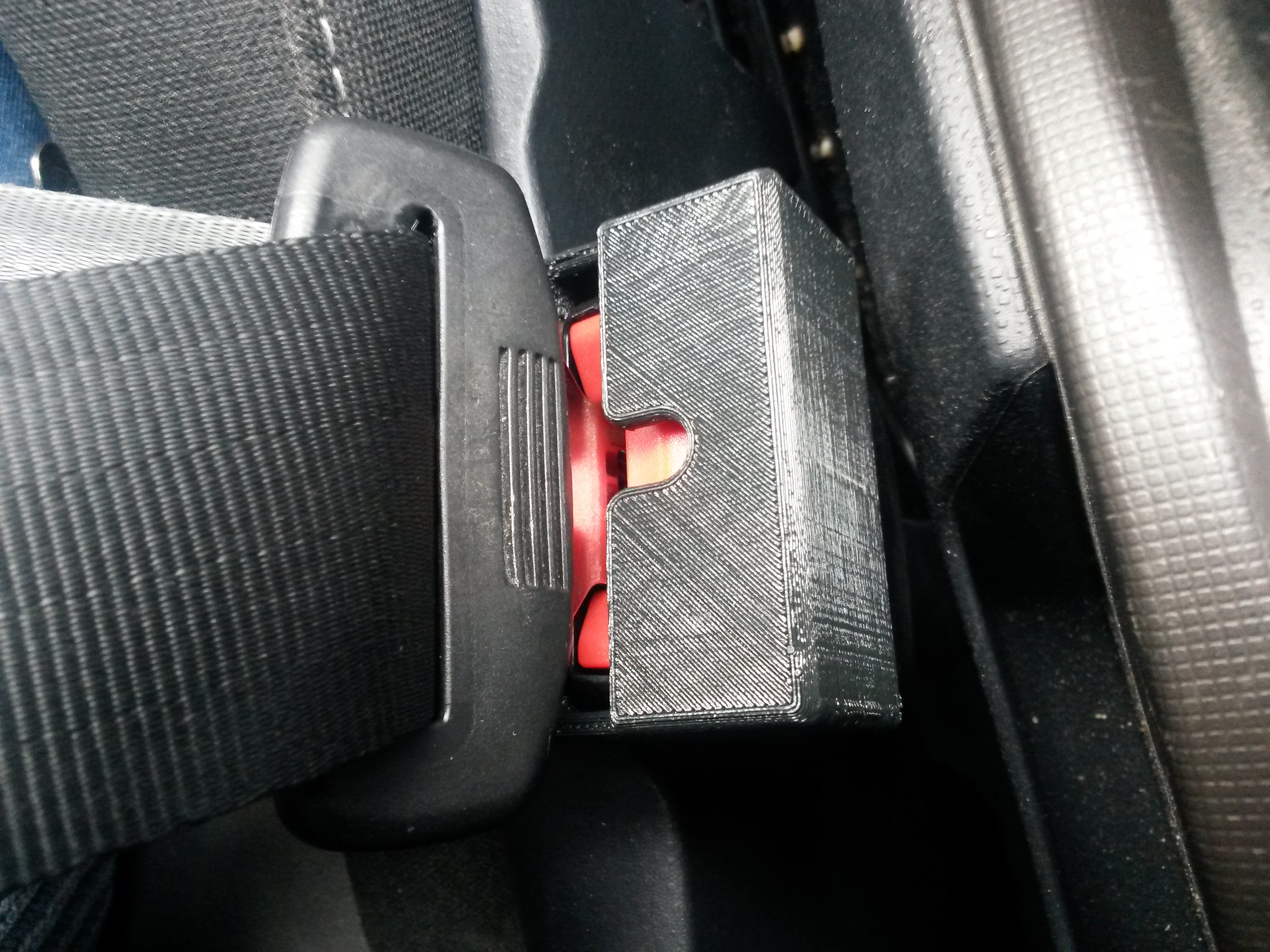 Seatbelt lock