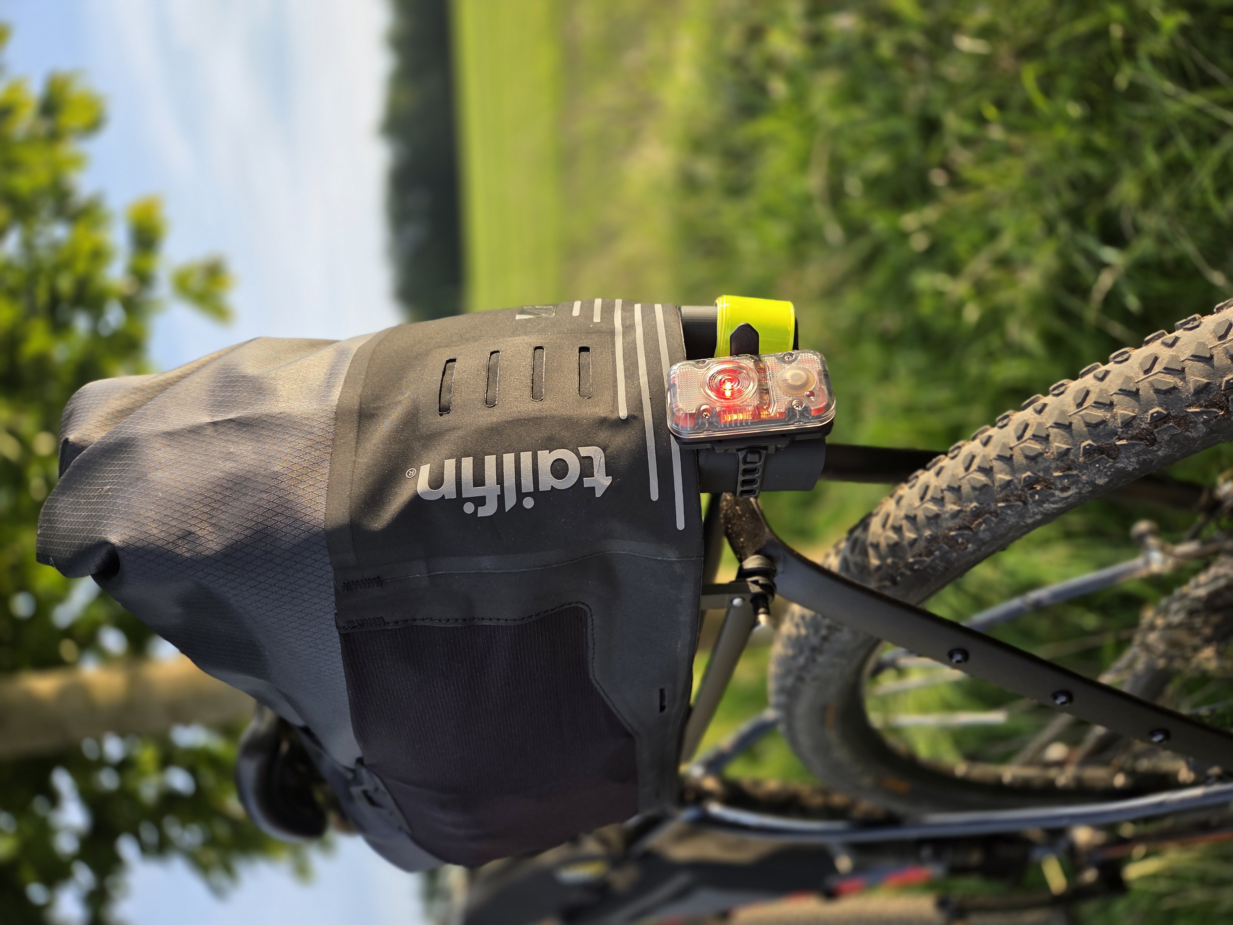 Tailfin Rack Cargo Bag 18L Light Mount handel Cycling Ultracycling Backbacking