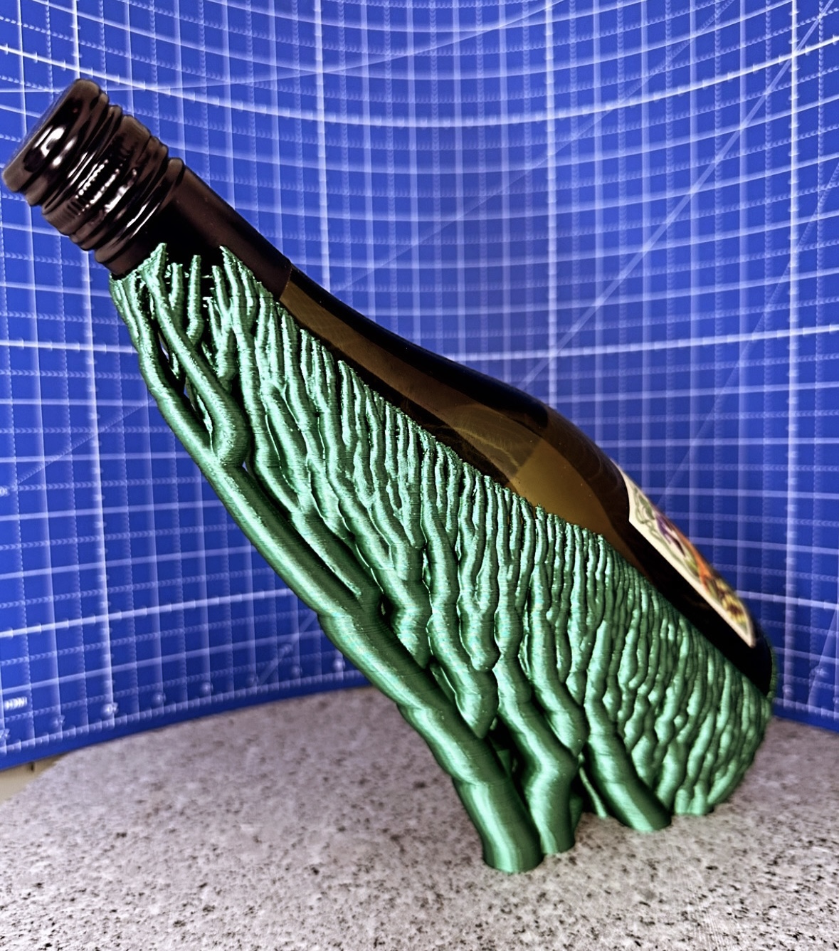 Wine bottle holder with tree support