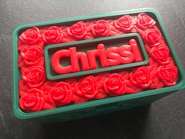 Chrissi Jewelry Box with magnetic lid
