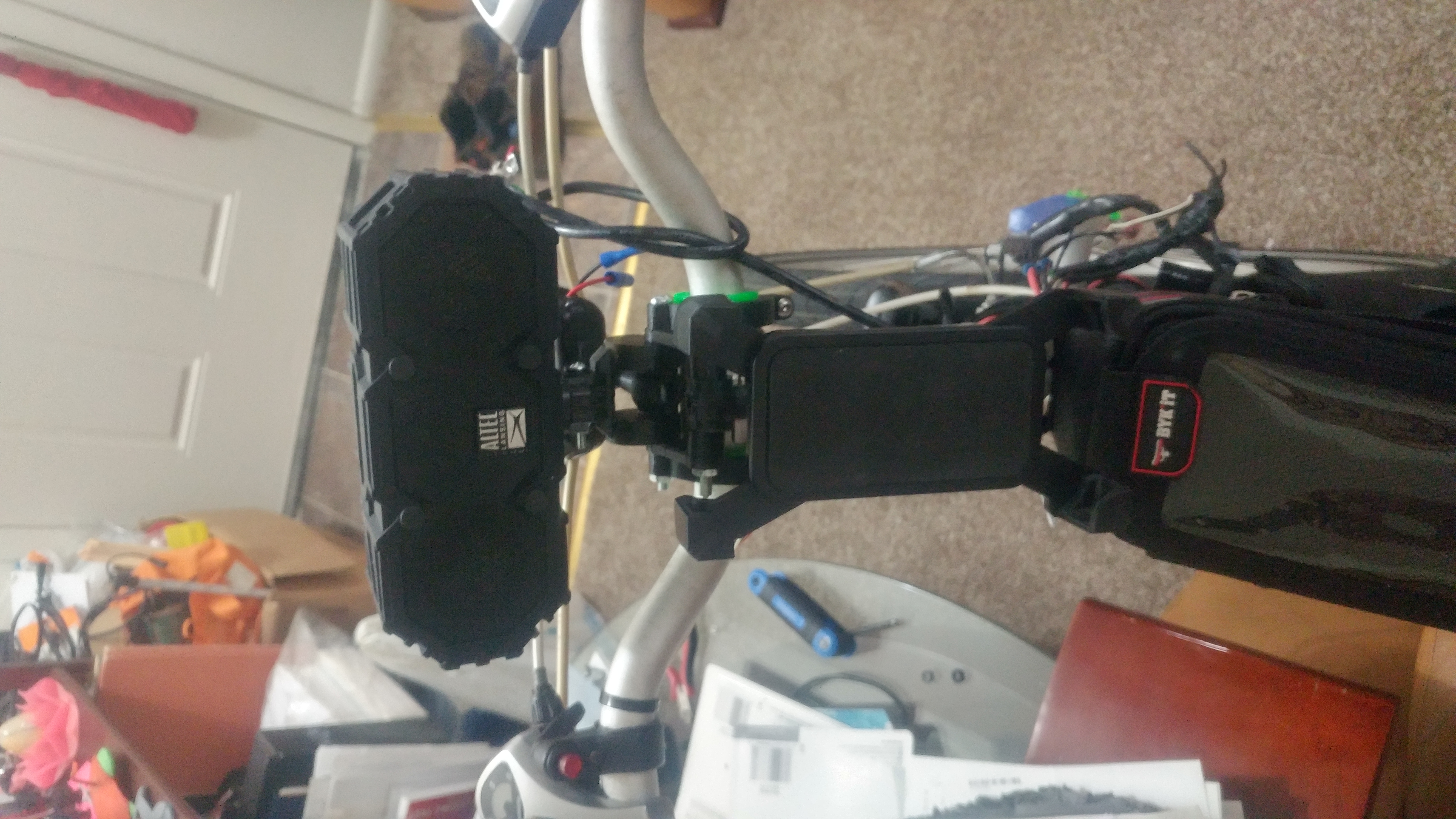 universal handelbar accessory mount