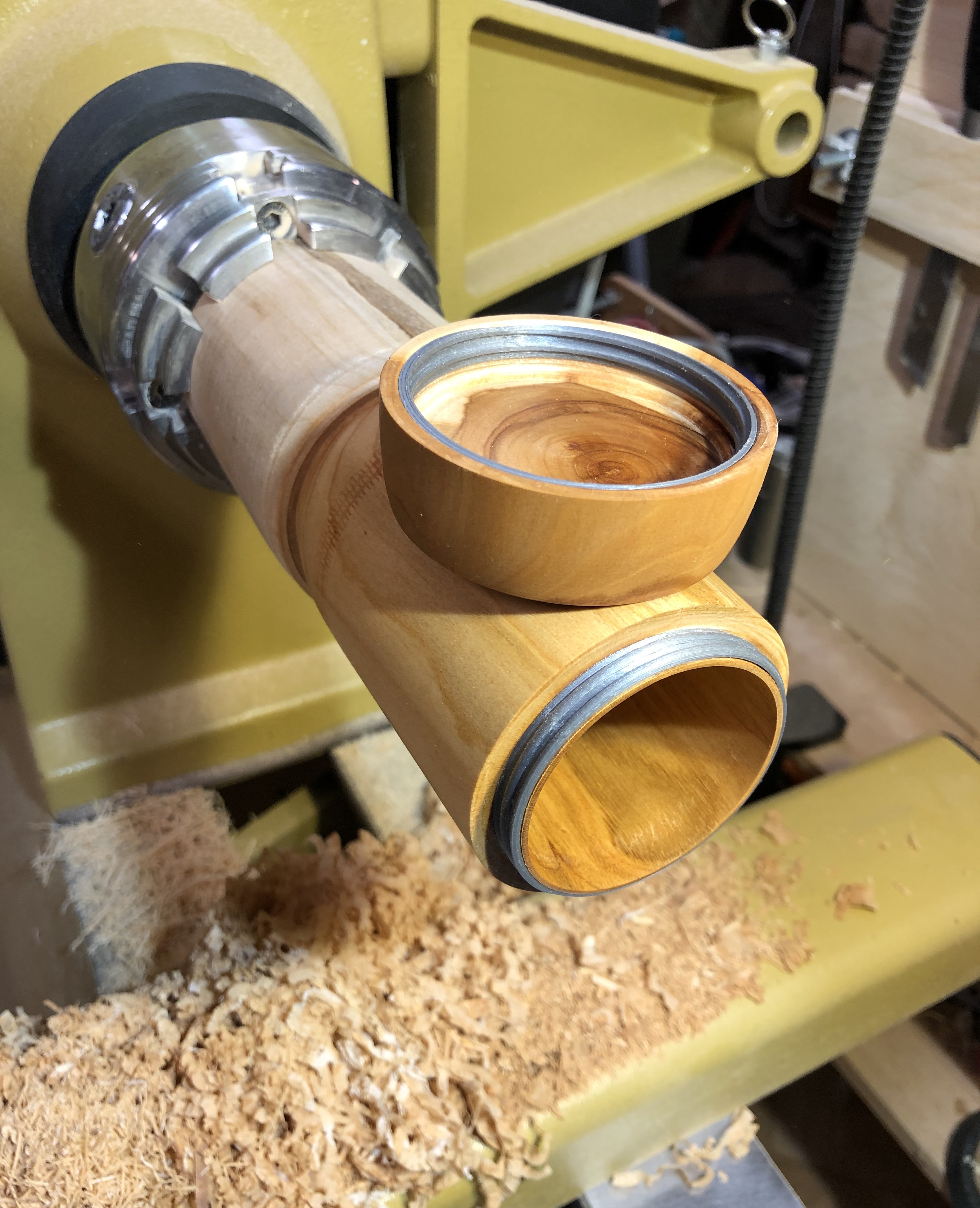 Woodturning: Threaded rings for turning boxes