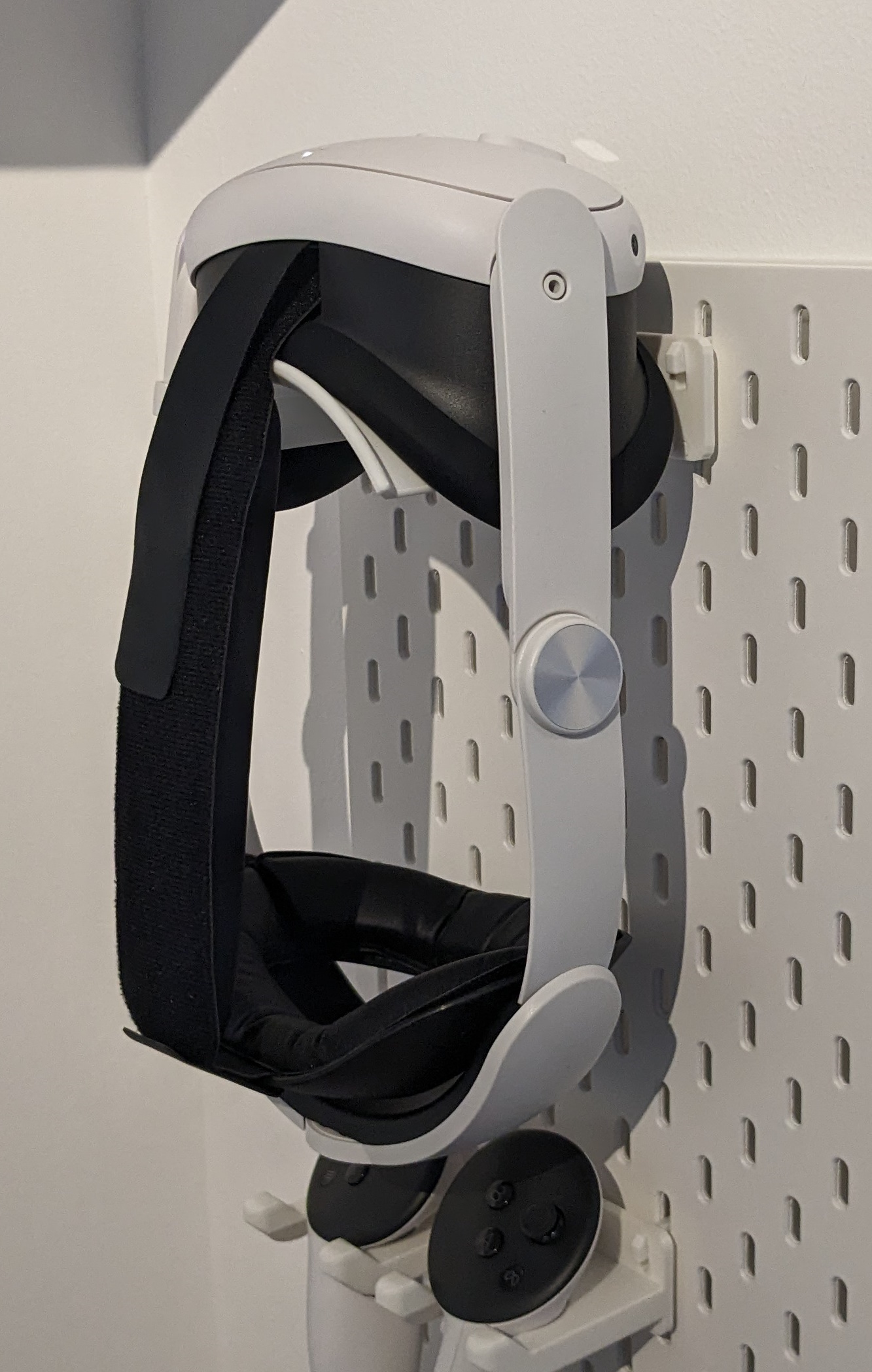 Quest 3 Mount for IKEA Skadis Pegborad