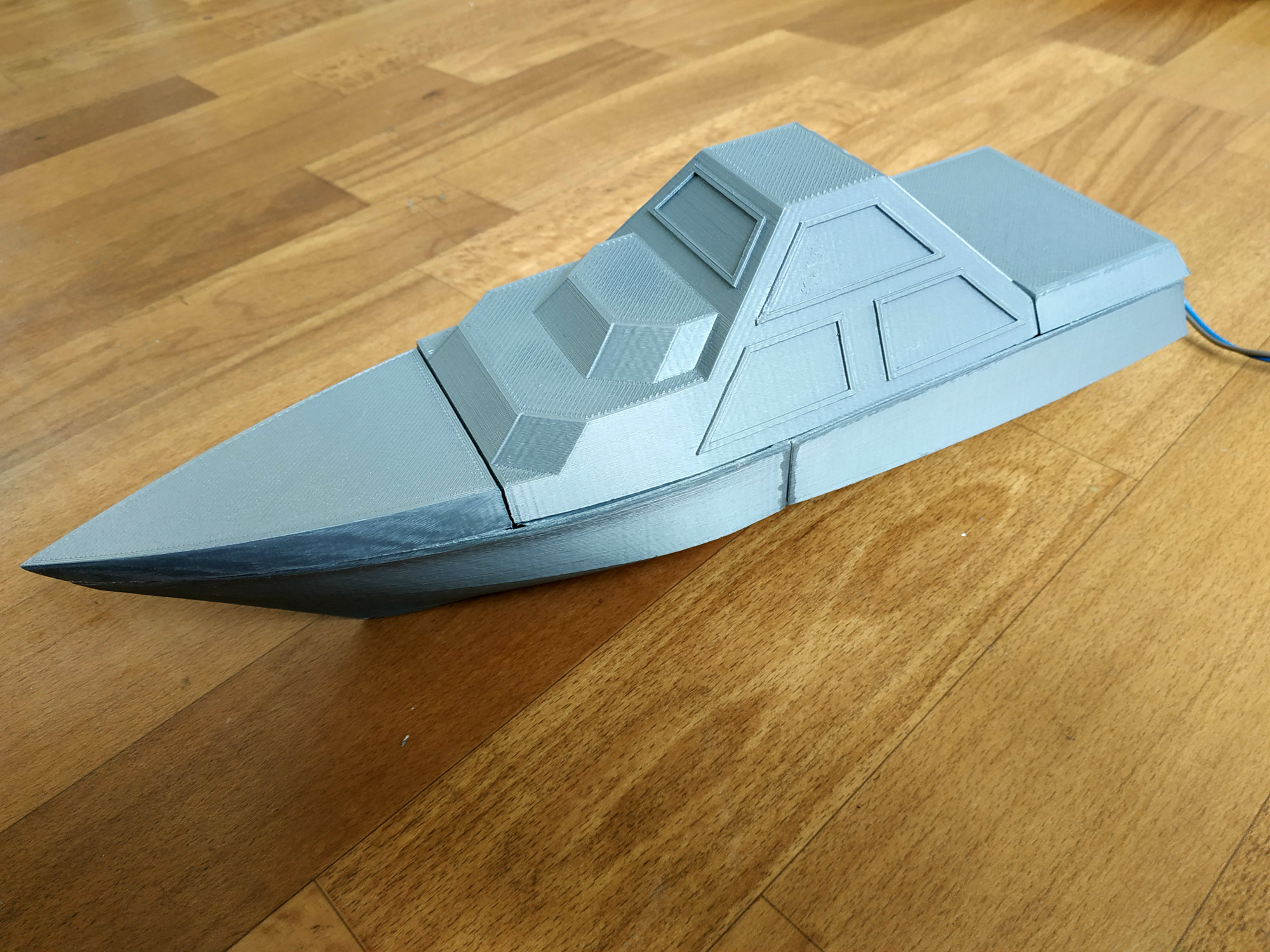 DARINS - stealth boat with reactionless propulsion drive