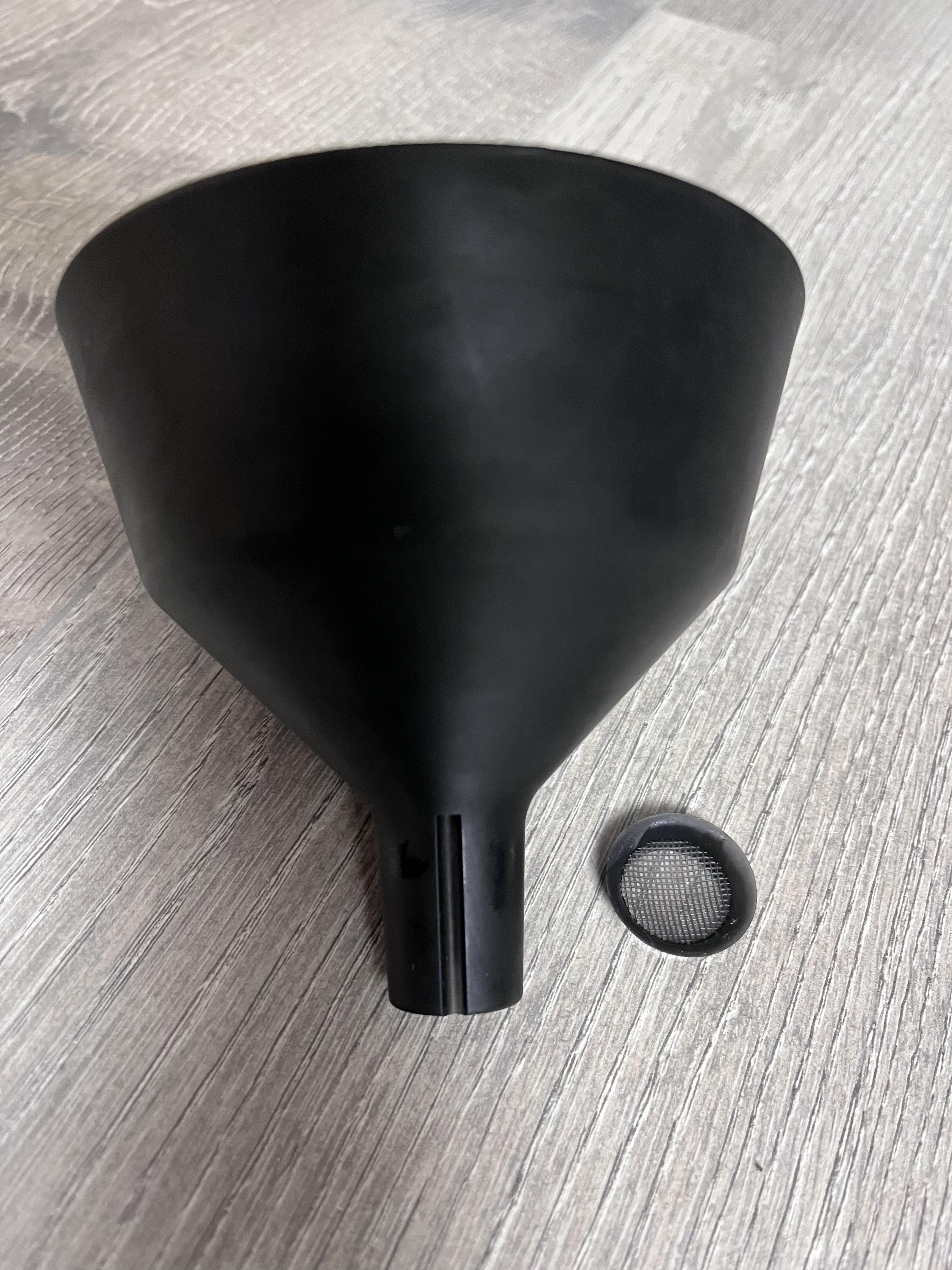 funnel with stainer 14k