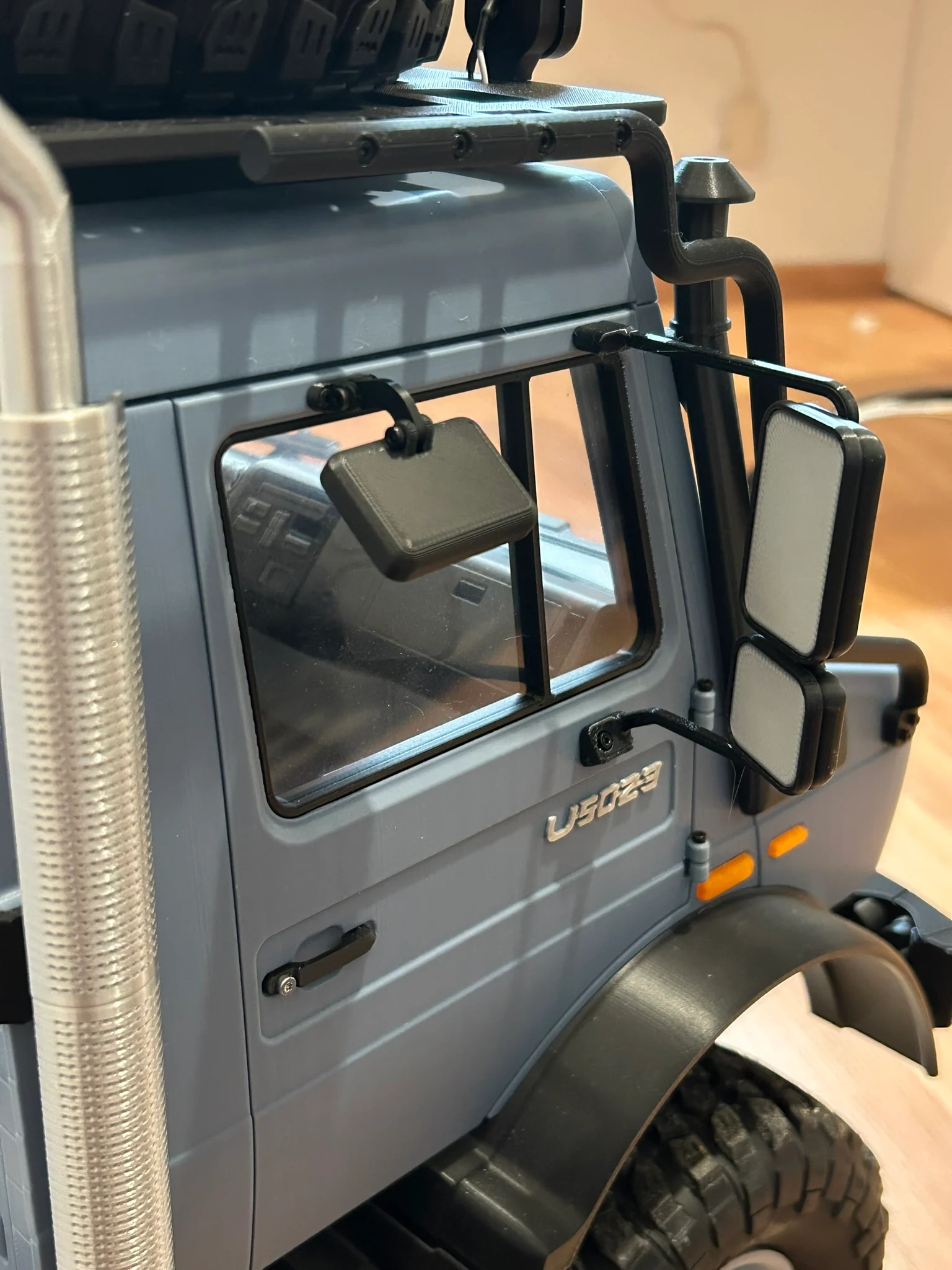 Blind spot mirror for large RC Trucks (1:8), e.g. CASADIO RC MOG