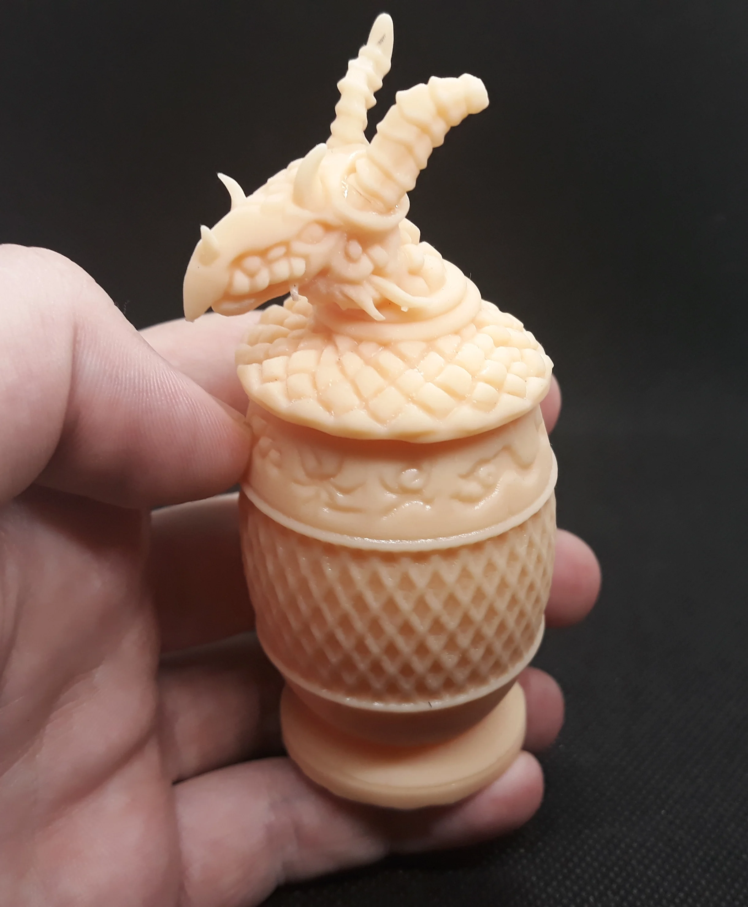 Dragon urn vase