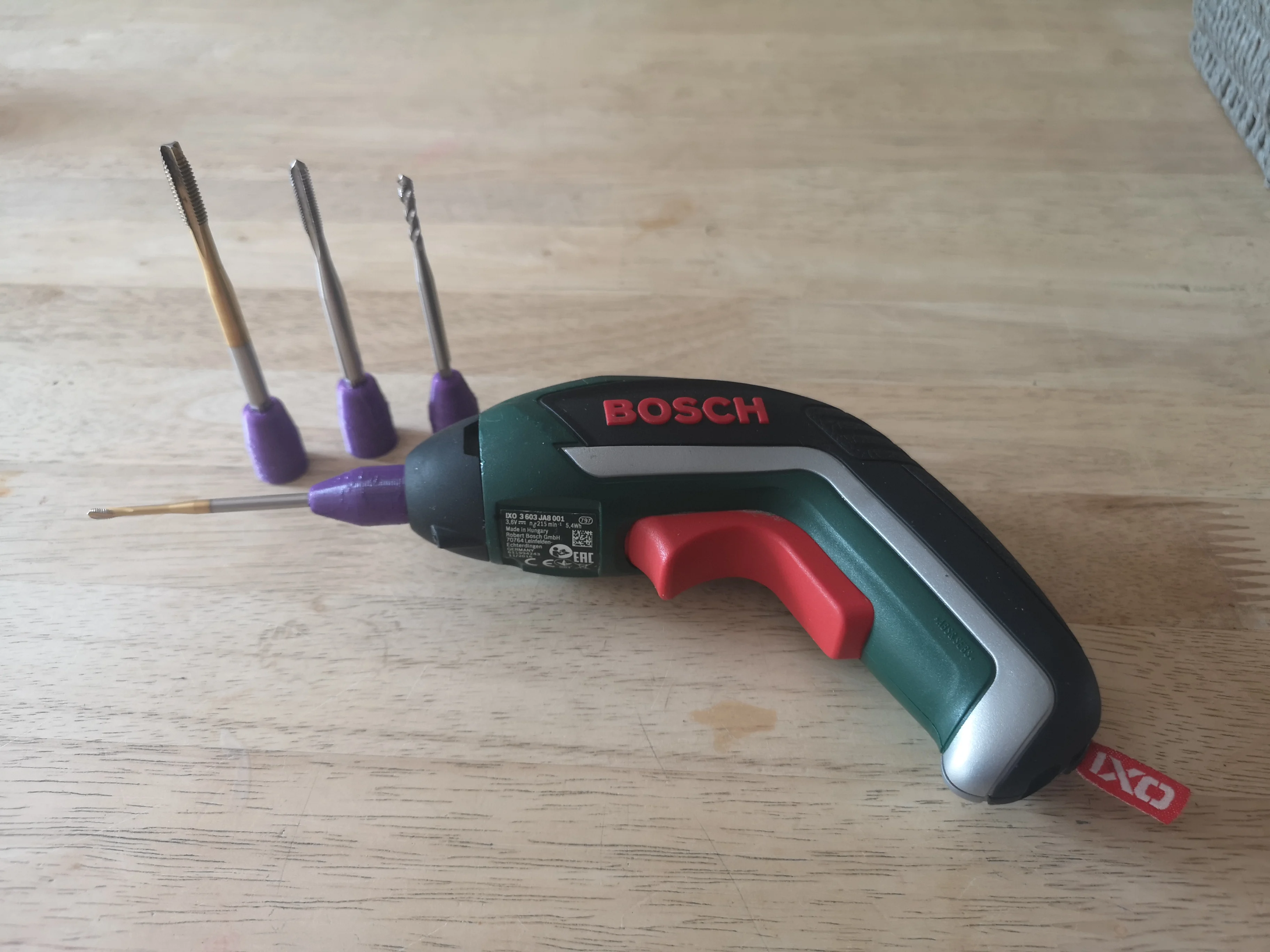 BOSCH IXO Adapter zu Gewindebohrer - BOSCH IXO adapter to Threadcutter