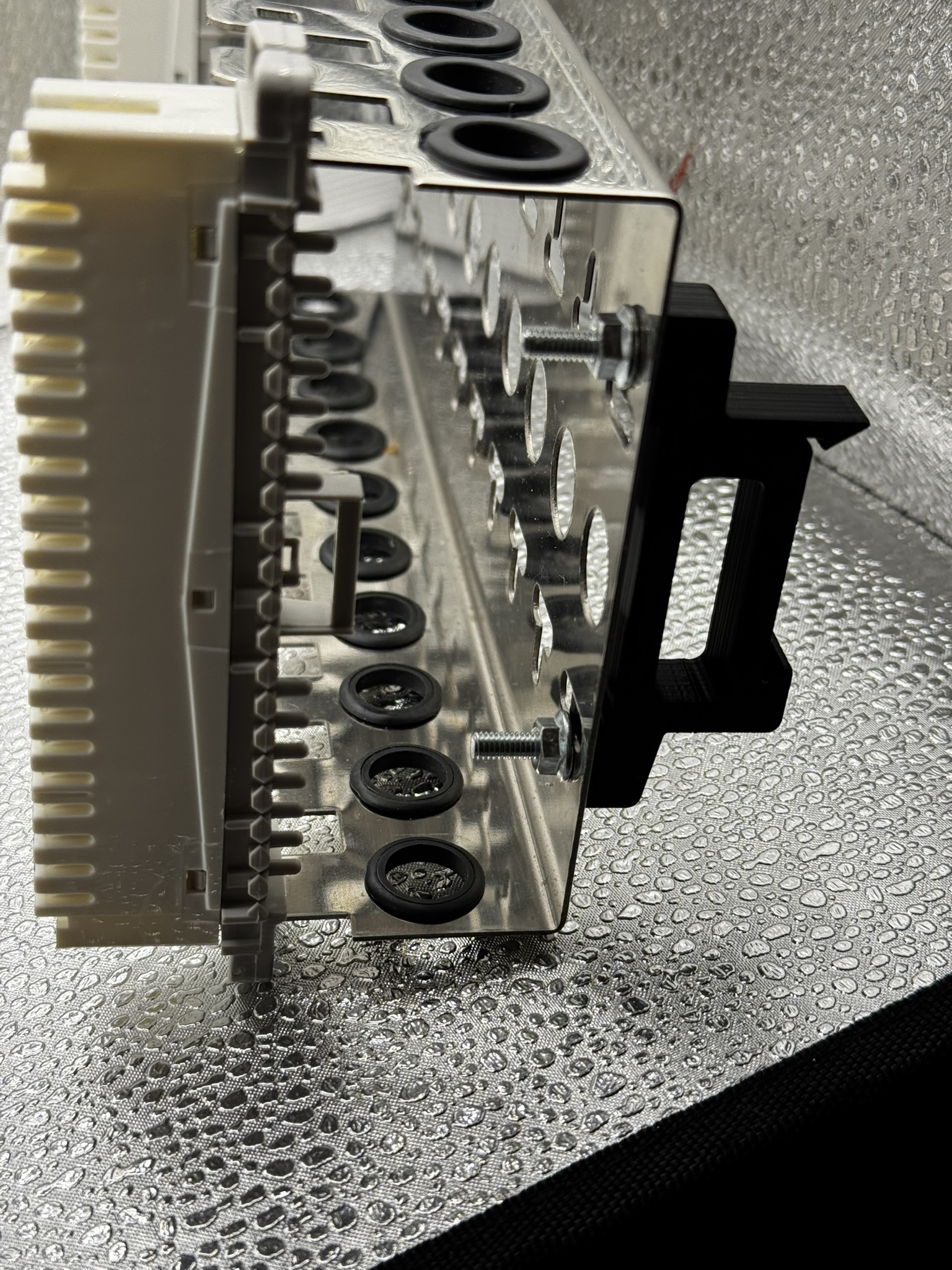 LSA (KRONE) to TH35 (DIN) Connector