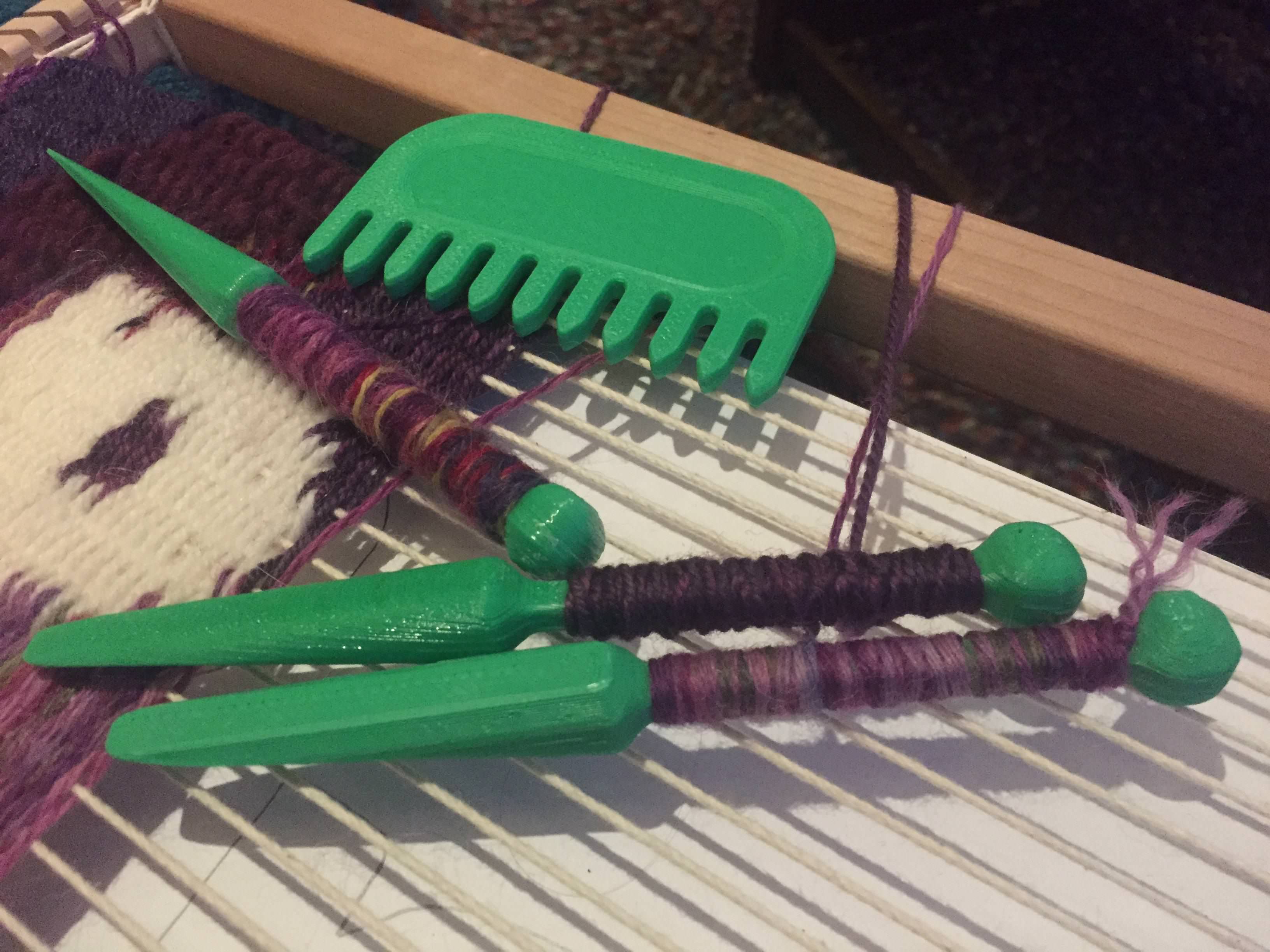 Tapestry tools (Comb and bobbin)