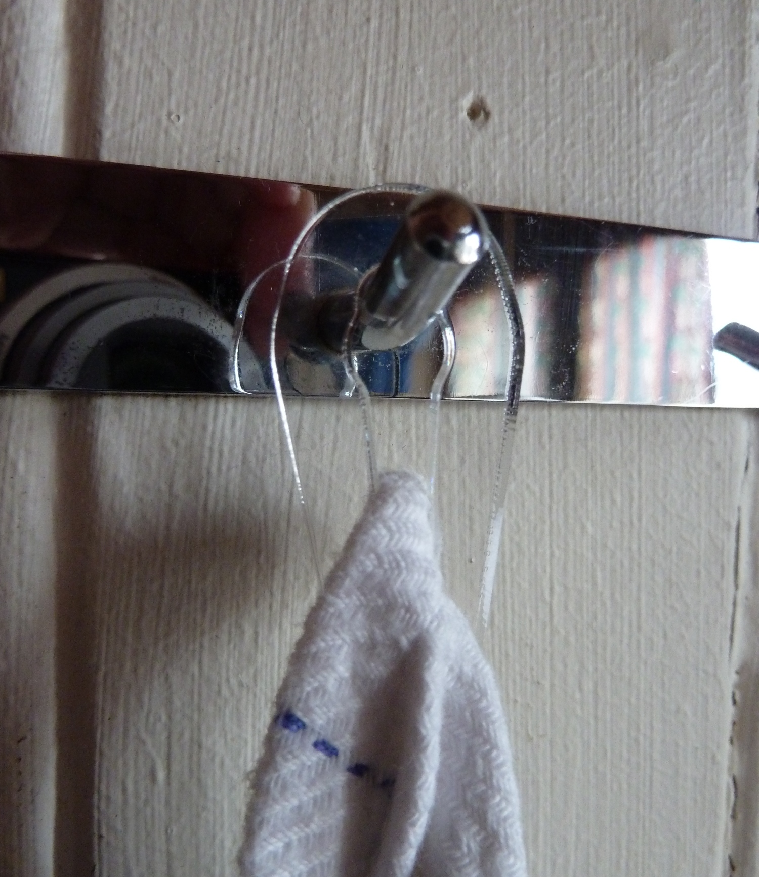Towel rack gentle hook for towels/dishcloths